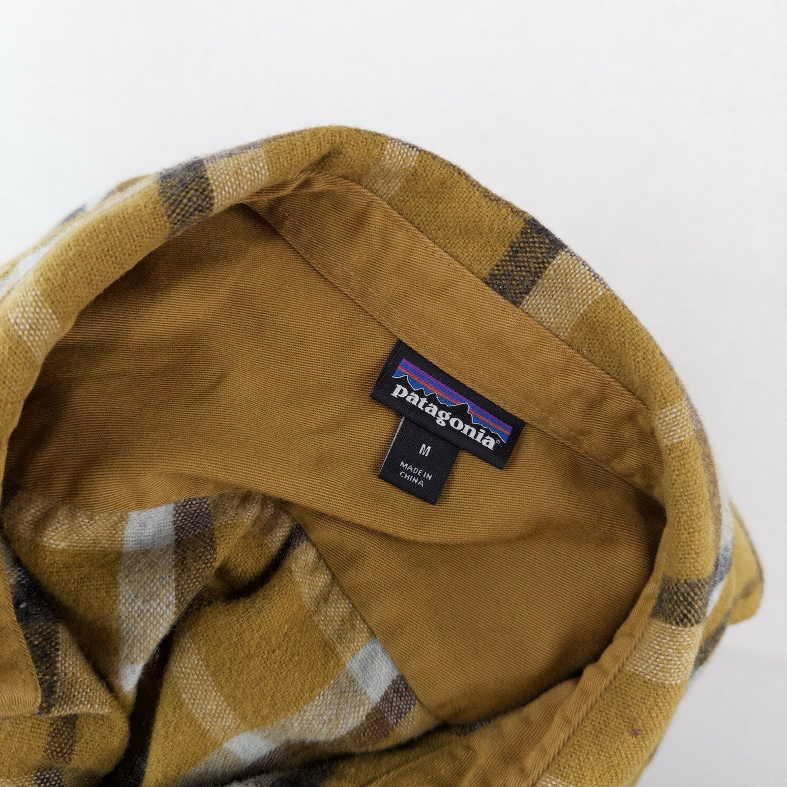 Patagonia Fjord Flannel Shirt Men's Medium Organic Cotton Yellow Plaid Button Up