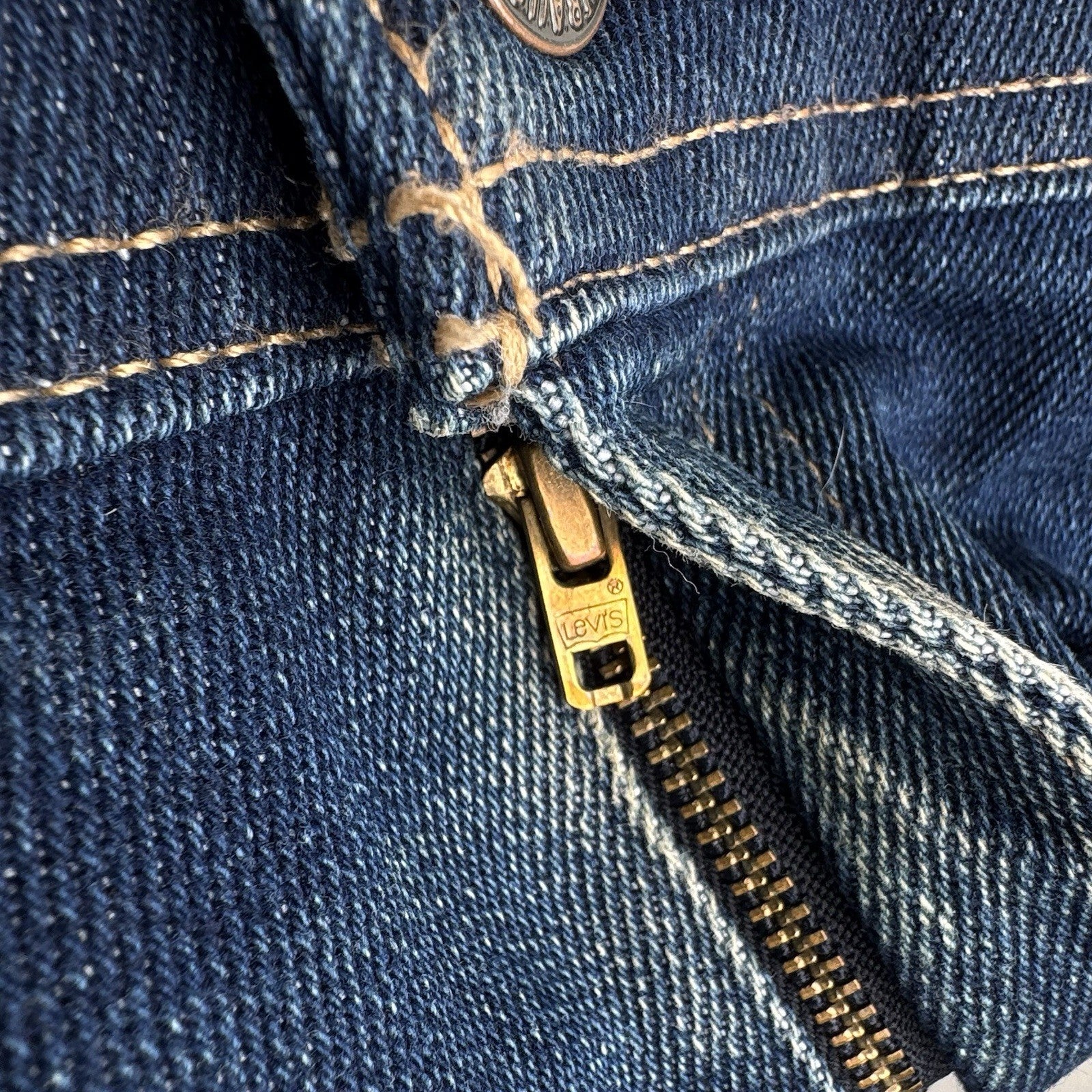 70's Vtg Levi's Blue Tab Bootcut 9" Jeans For Men with a Skosh More 34x30