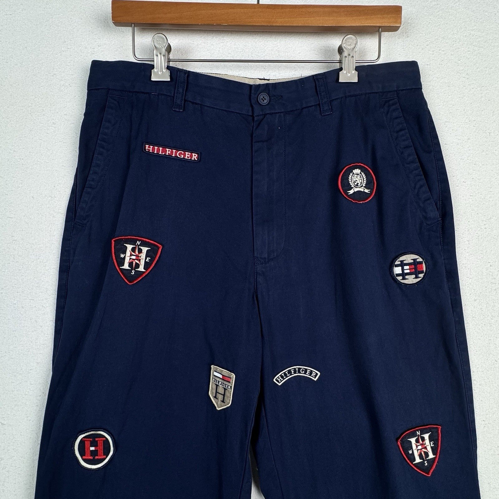 Vintage Tommy Hilfiger Men’s Embroidered Patch Navy Blue Chino Pants 32x32 Y2K