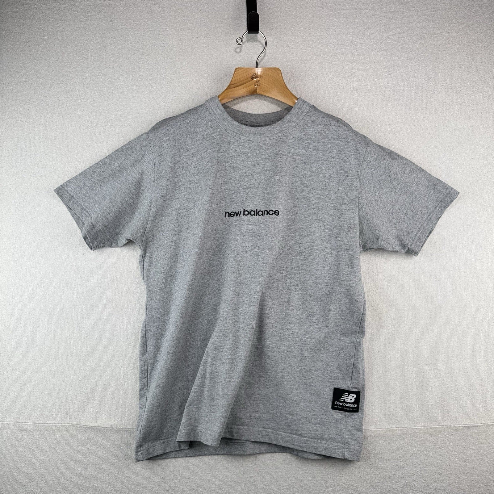 New Balance “The Art Of 574” Storybook Men’s L Gray T-shirt