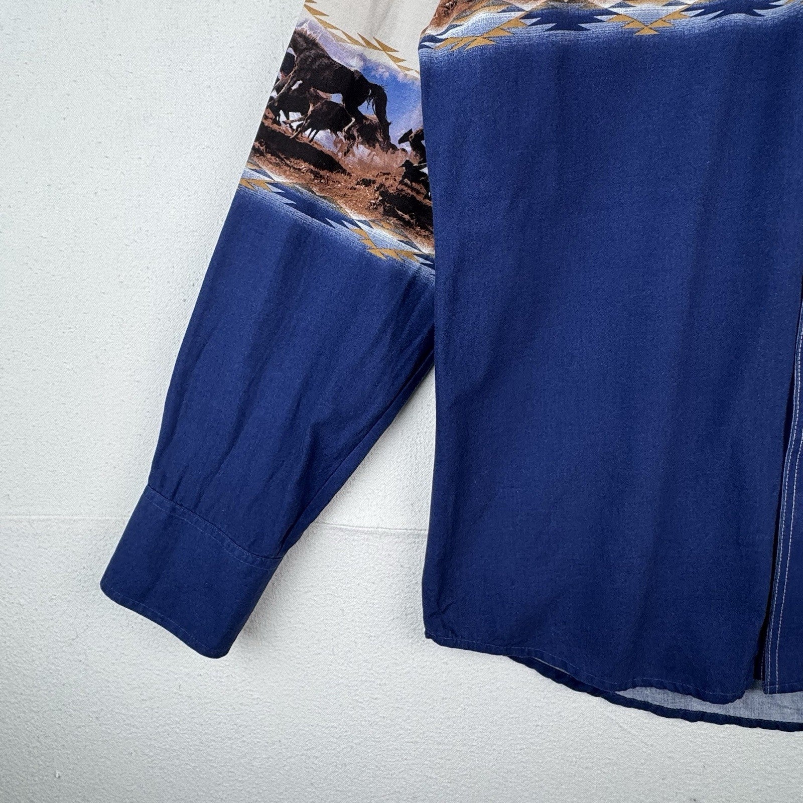 Vintage Wrangler Shirt Mens L Blue Western Pearl Snap Horses Aztec Cowboy Rodeo