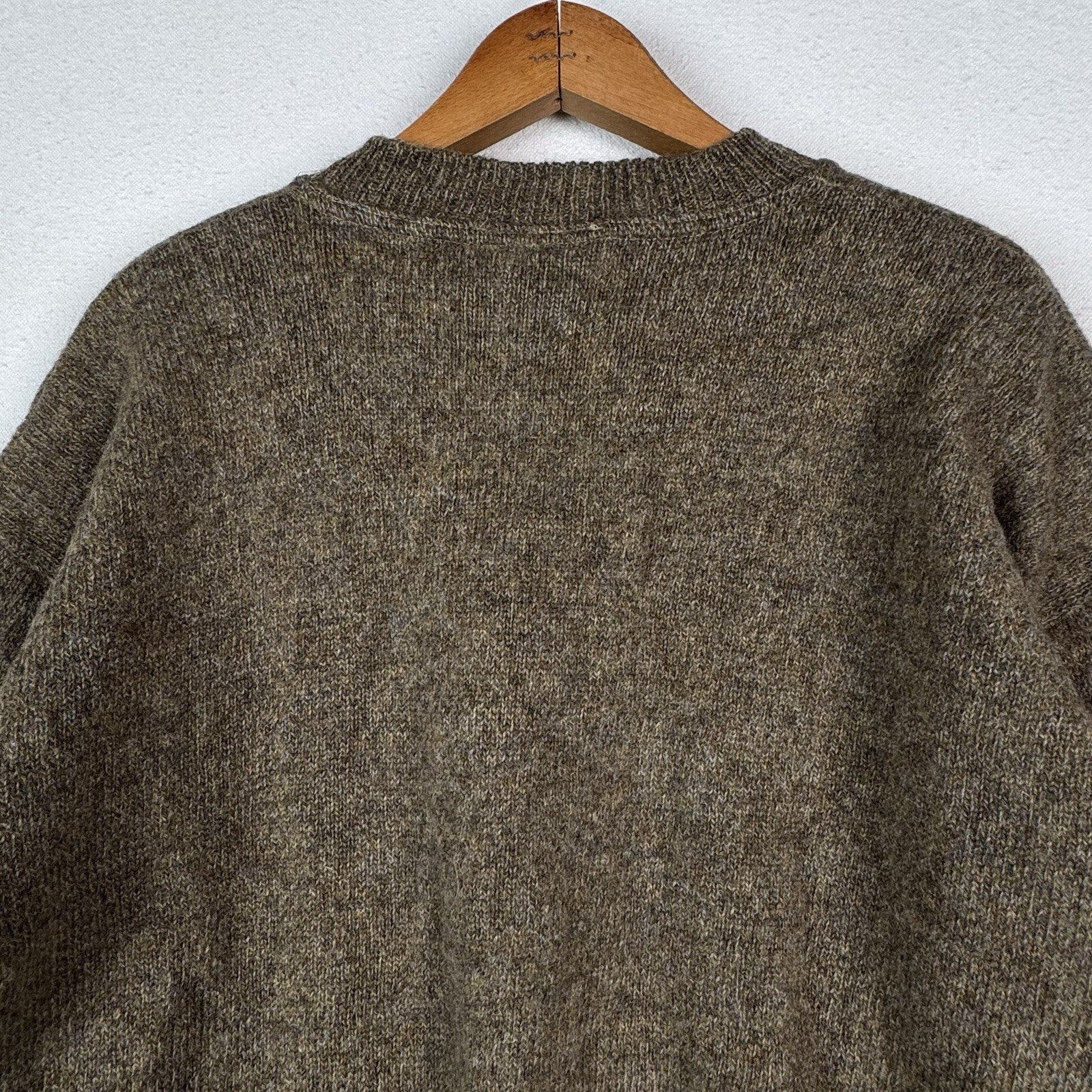Vintage 80’s The Sweater Shop Men’s Embroidered Brown Scotland Wool Crewneck XL*