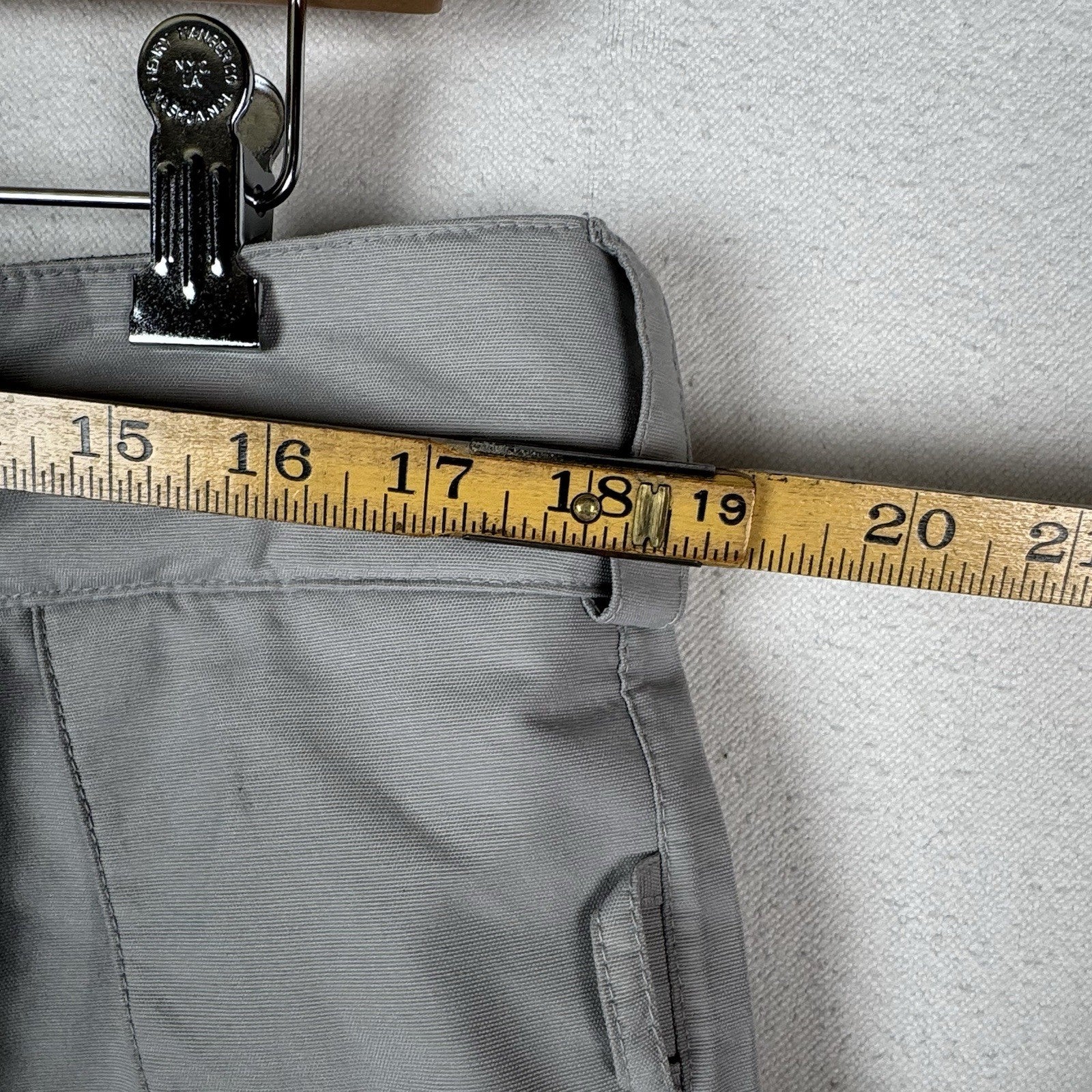 Burton Snowboard Pants Unisex Beige Size Large Pockets Leg Vents Adjustable