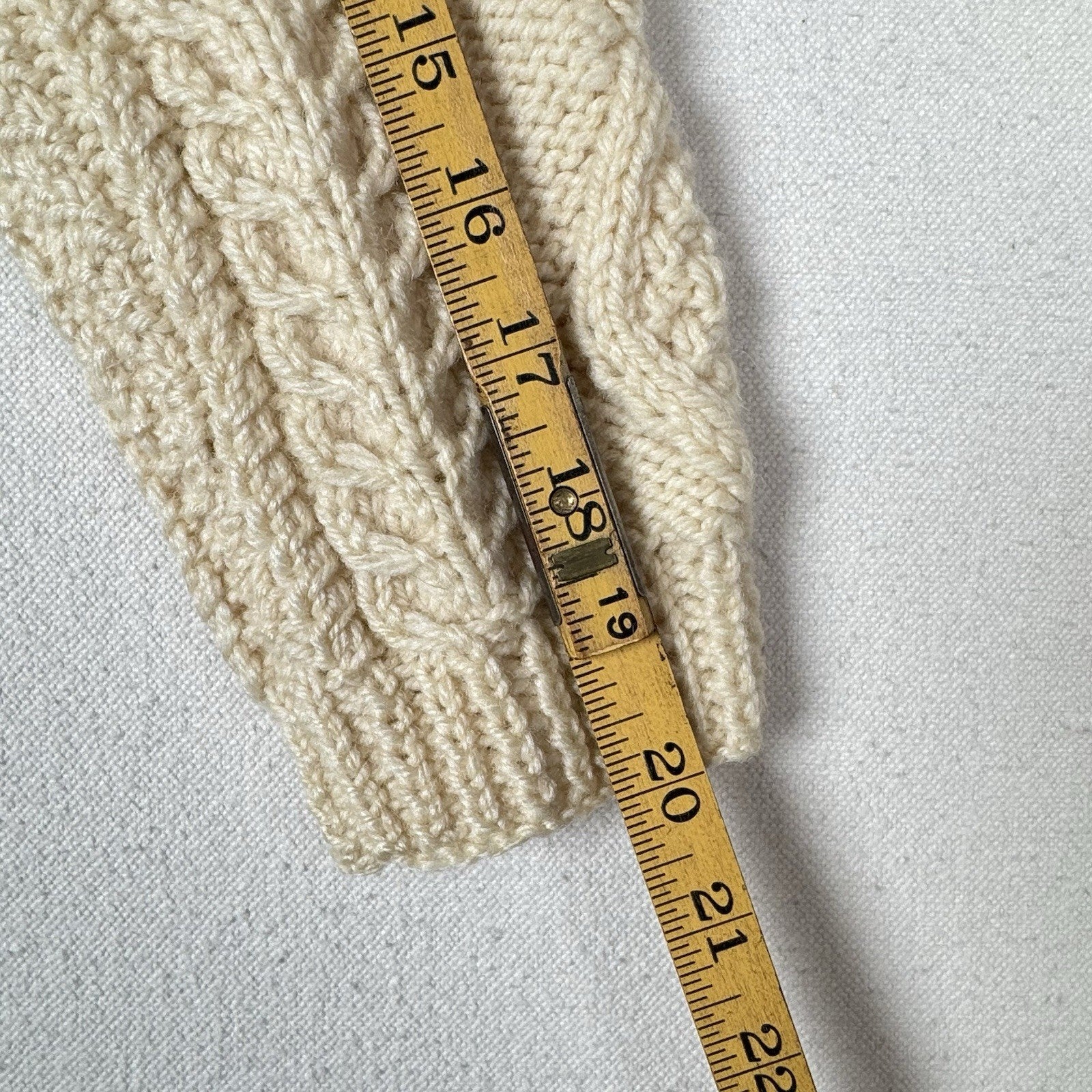 Carraig Donn Aran Cardigan Sweater Small/Med Ireland Wool Cable Knit Ivory