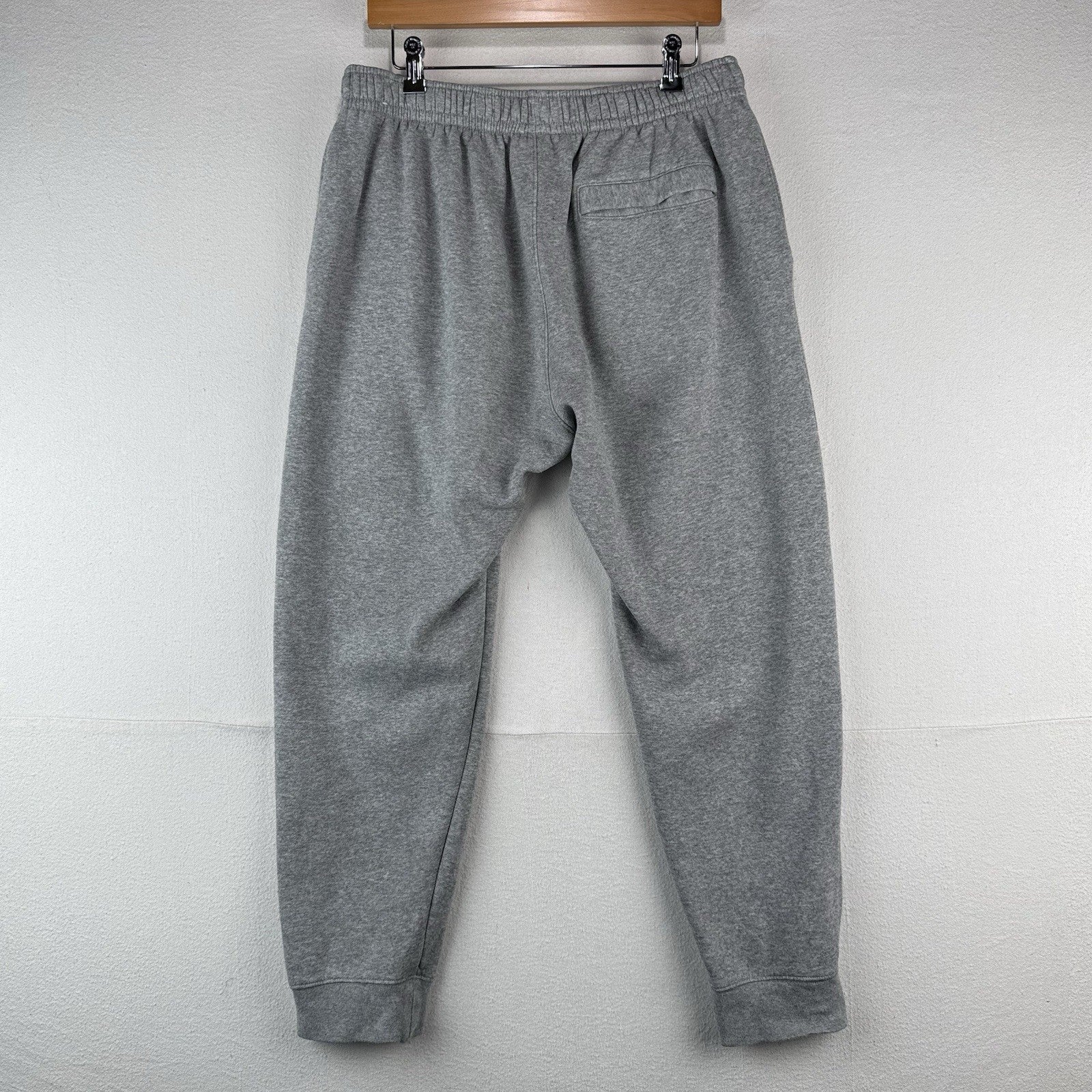 Nike Sportswear Club Fleece Joggers Mens Large Gray Sweatpants
