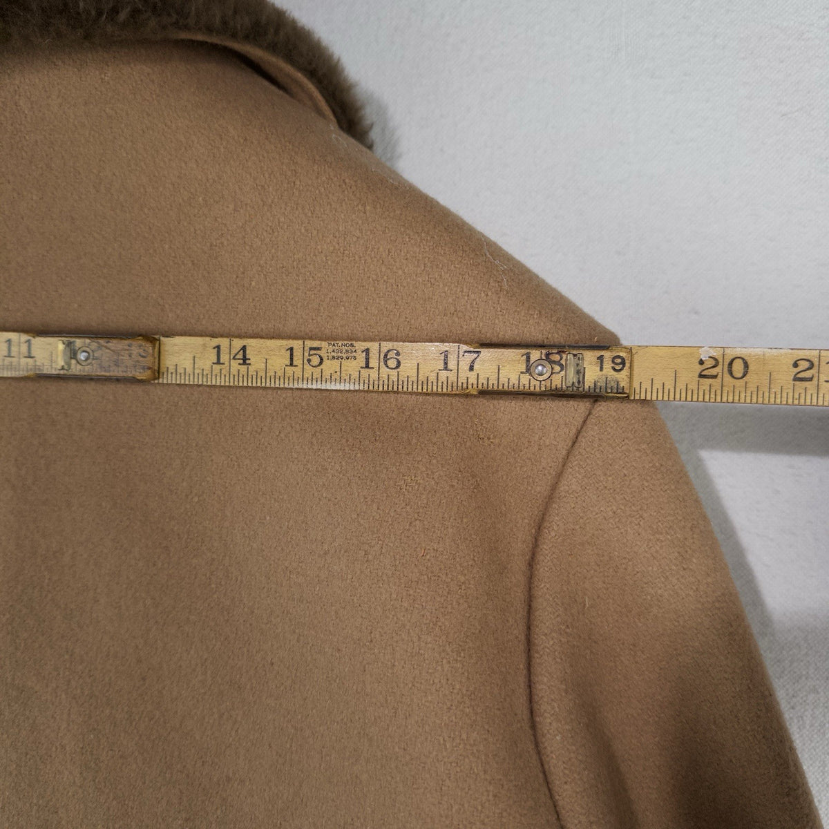 70’s Vtg Wool Men’s L/XL 44 Car Coat Overcoat Camel Brown Faux Fur Lining Collar
