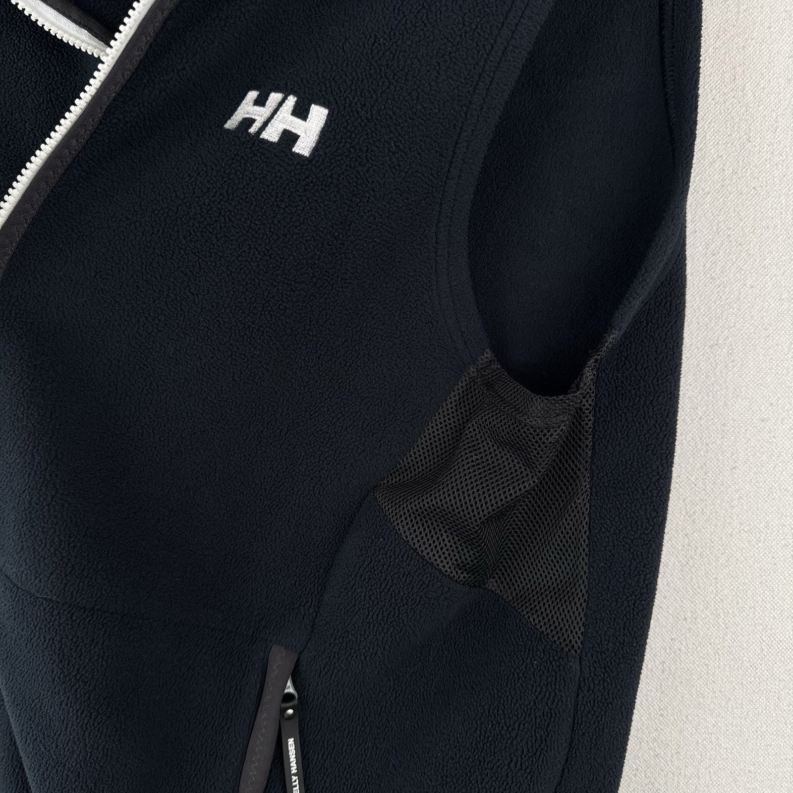 Helly Hansen Fleece Vest Men’s L Full Zip Blue Vest Embroidered Spell-out Mesh