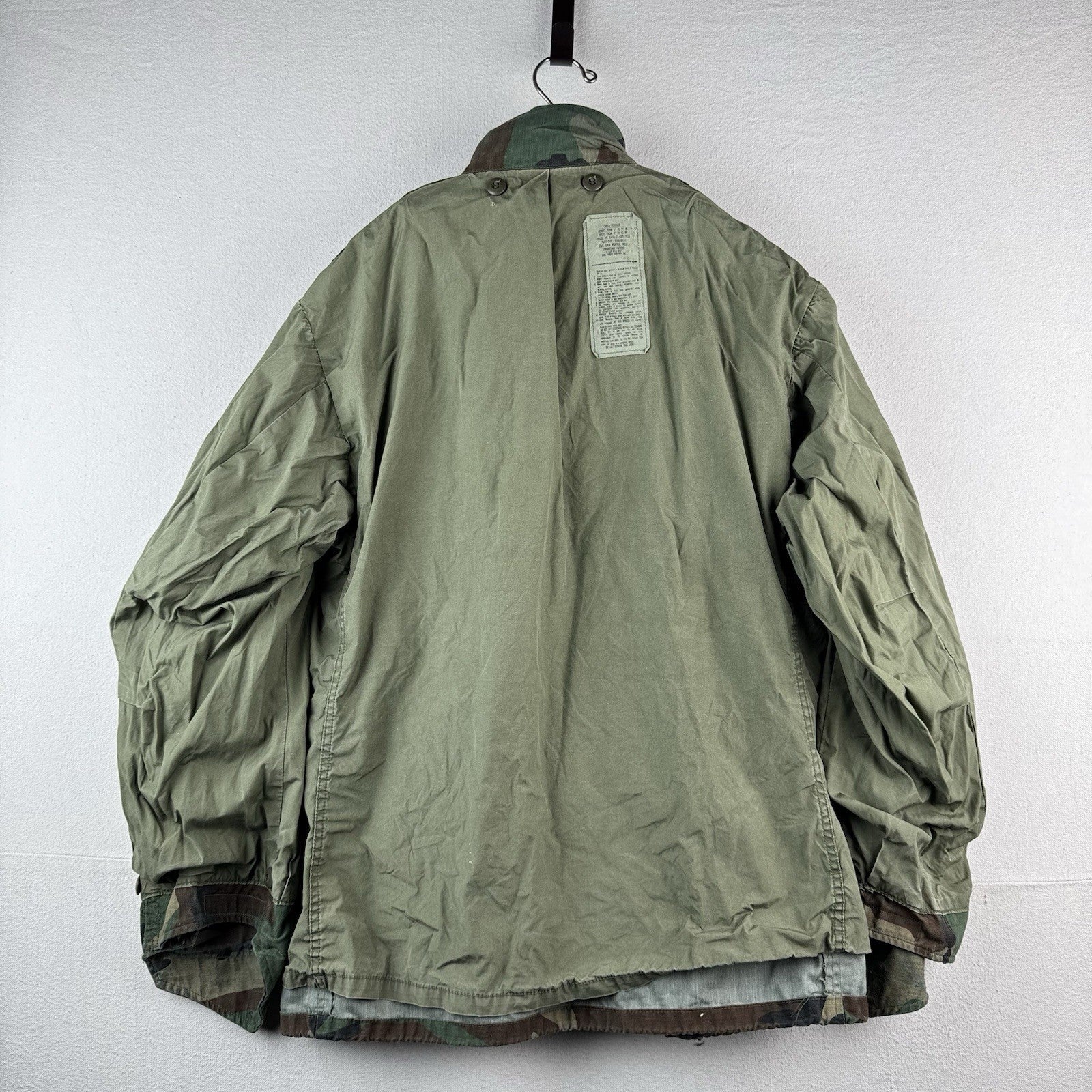 80’s Vintage US Army M81 Woodland Camo M65 Field Jacket Men’s Large Regular 1984