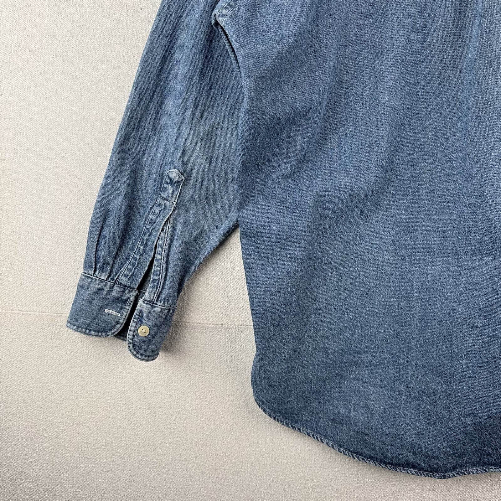 90’s Vintage Chaps Ralph Lauren Men’s L Button Up Denim Cotton Chambray Shirt