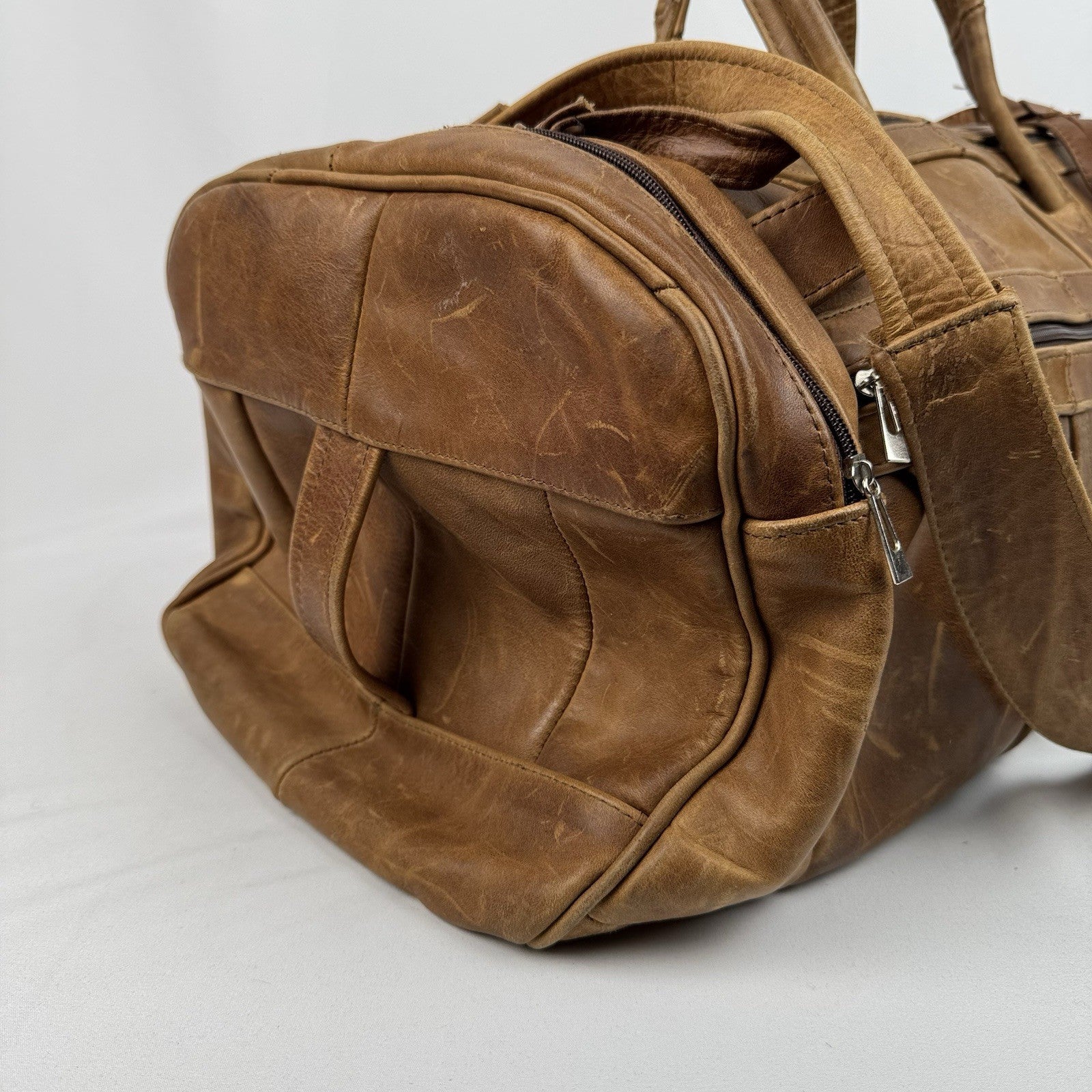 Vtg Tan Leather Duffle Bag Travel Weekender Gym Luggage Side Grab Handles 22”