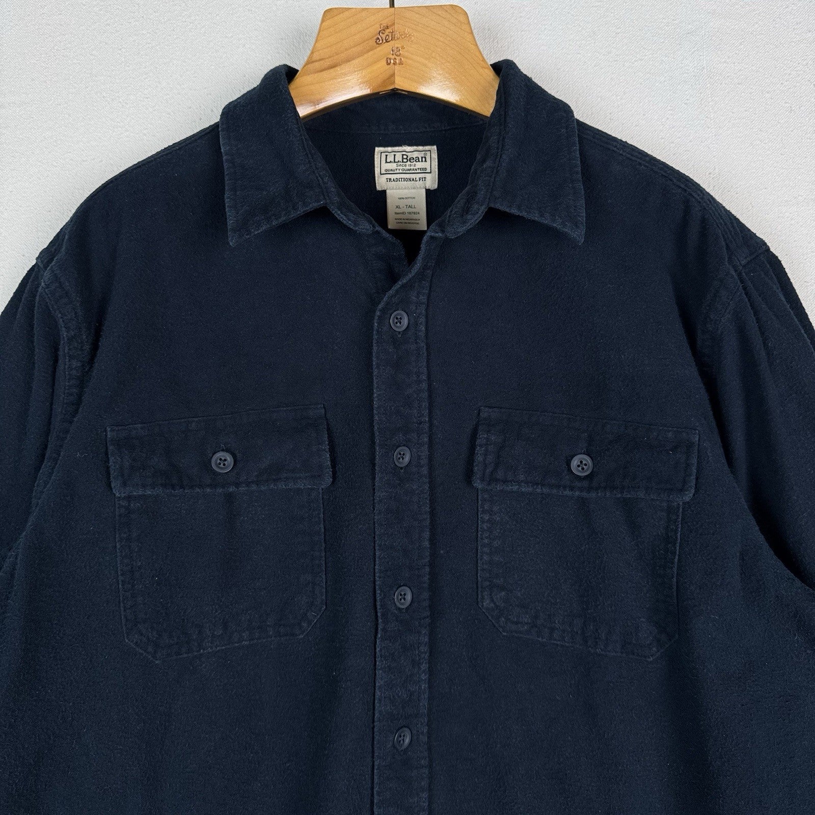 L.L. Bean Traditional Fit Men’s XL Tall Chamois Flannel Shirt Navy Blue