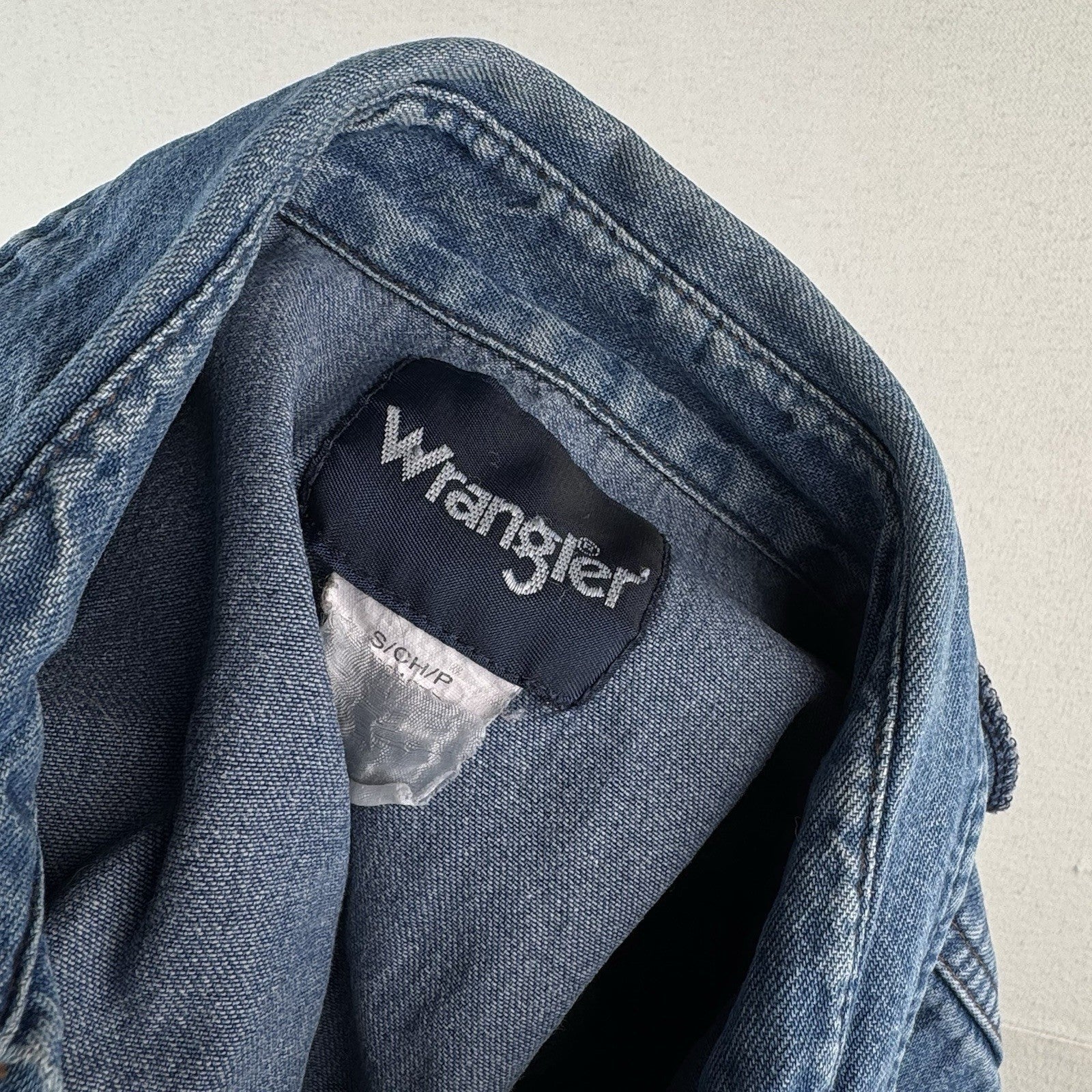 Vtg Wrangler Denim Western Shirt Small (P2P: 18”) Pearl Snaps Short Sleeve