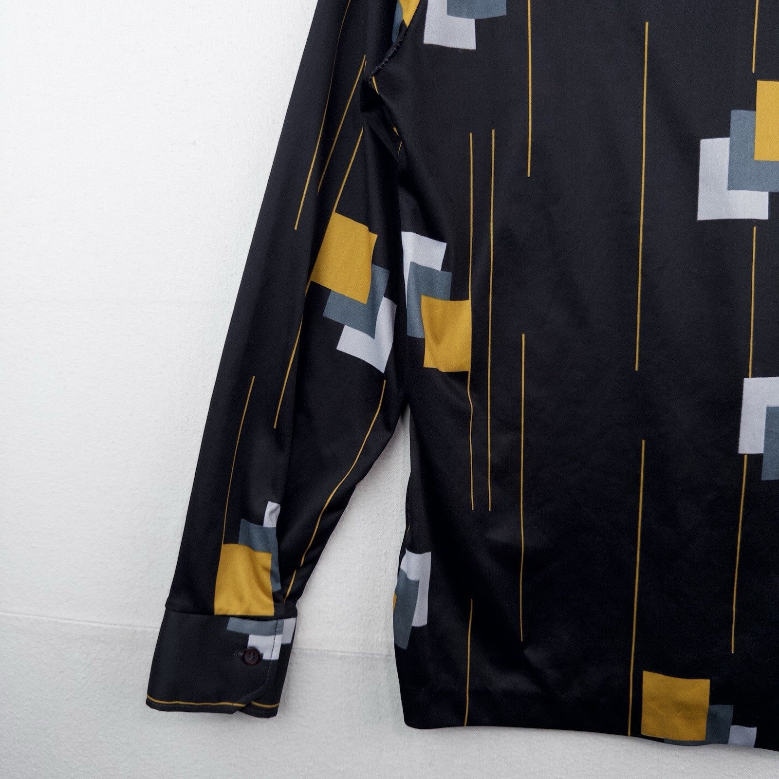 70’s Vtg Dagger Collar Shirt Mens Large Black Abstract  Disco *Read
