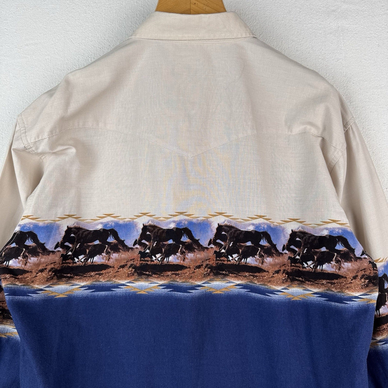 Vintage Wrangler Shirt Mens L Blue Western Pearl Snap Horses Aztec Cowboy Rodeo