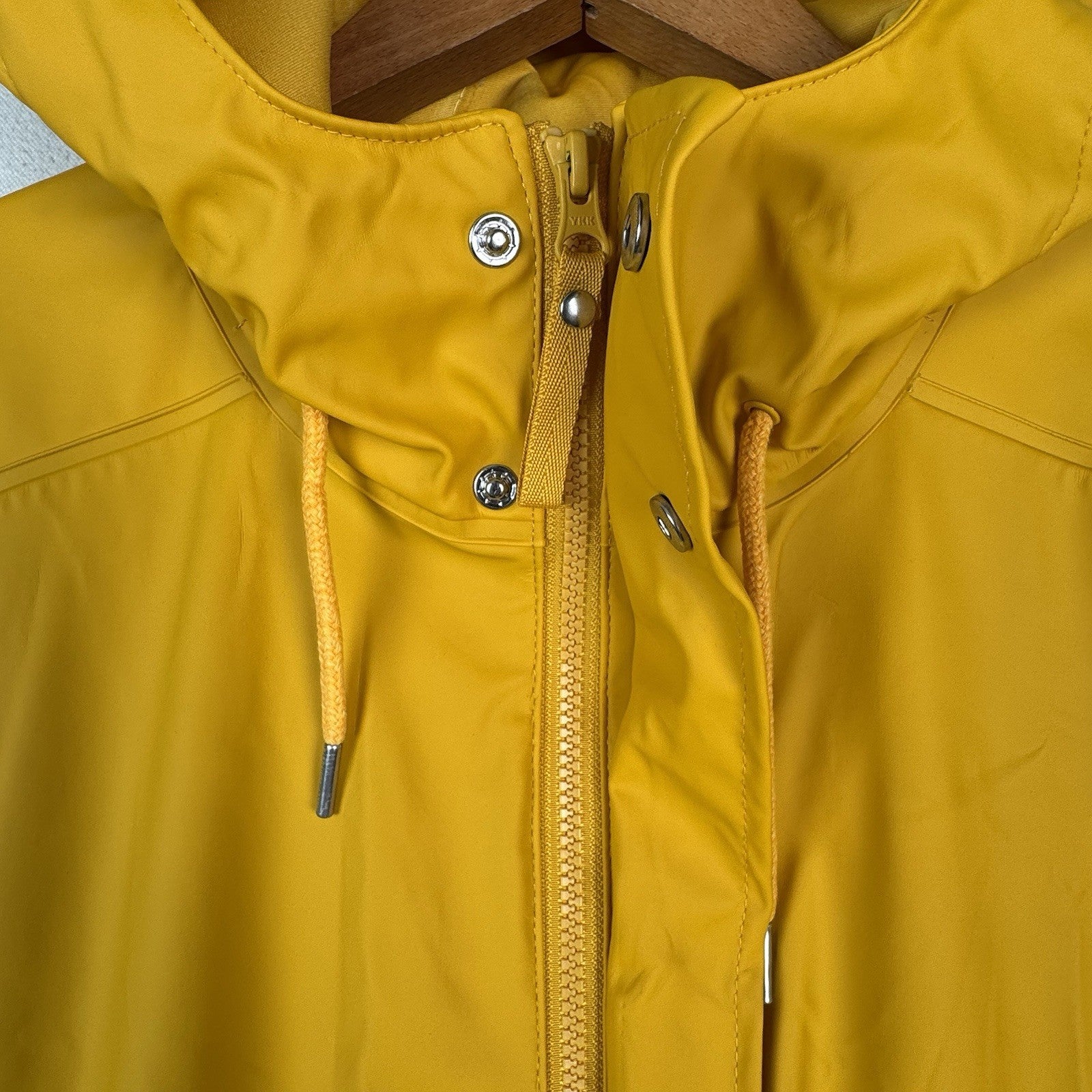 Helly Hansen Jacket Mens Extra Large XL Yellow Coat Rain Hooded Parka PVC