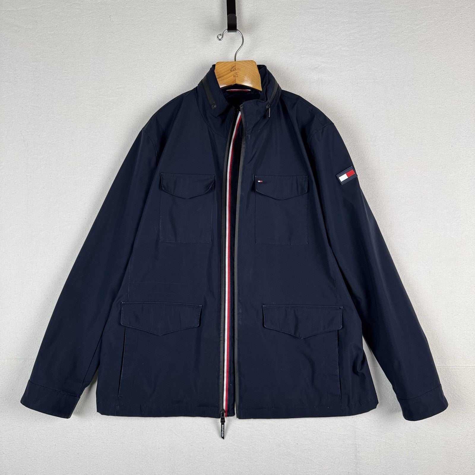 Tommy Hilfiger Men's XL Lightweight Jacket Water & Wind Resistant Blue w/Hood