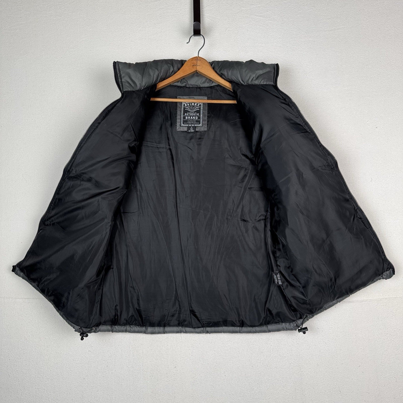 Avirex Puffer Vest Mens Medium M Gray Full Zip Stowaway Hood *Small Hole