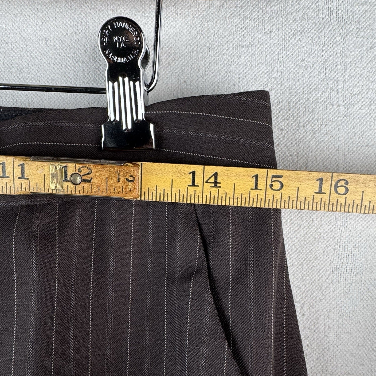 Anne Klein Women's 6 Pant Suit Two Piece Set Brown Pink Pinstripe Leg=10”