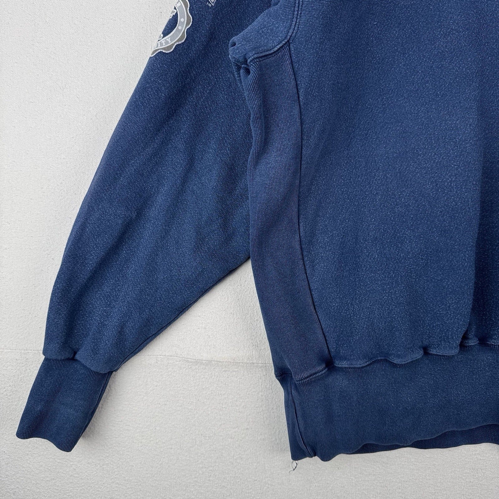 90’s Vintage Xavier University Crewneck Sweatshirt Blue Mens XL Made USA *Faded