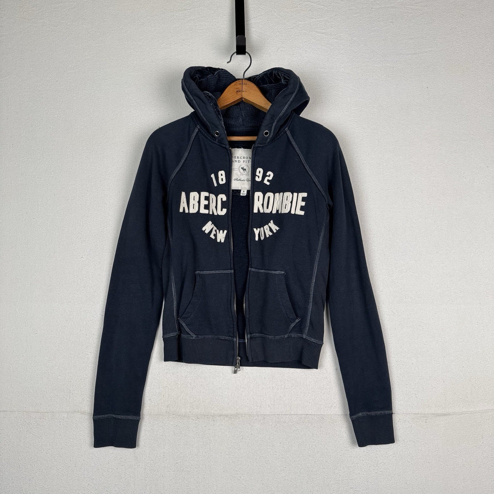 Vintage Abercrombie Fitch A&F 1892 Women’s Medium Navy Blue Hoodie Zip Spellout