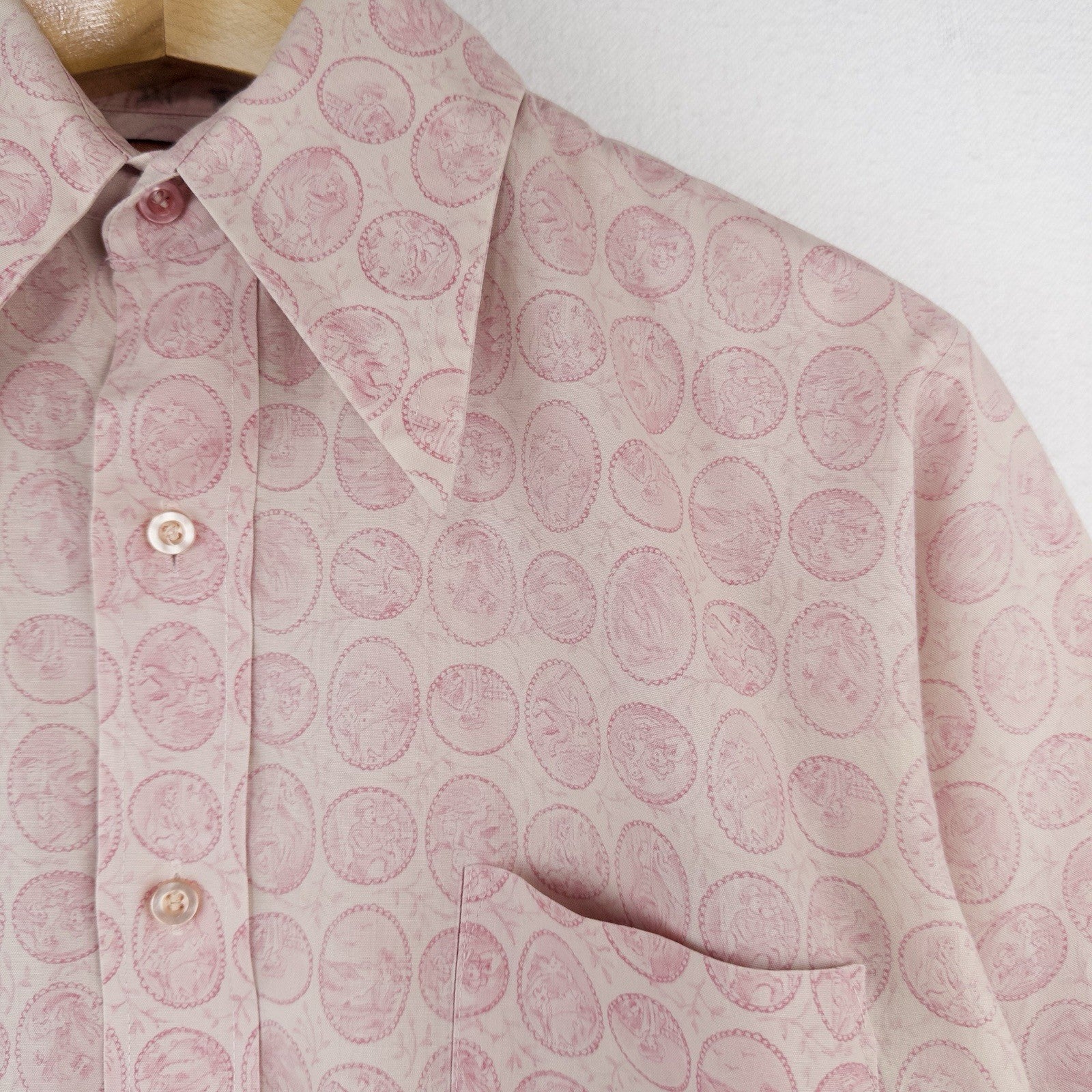 60s Vtg Van Heusen 417 Vanopress Shirt Mens M 15.5 Pink Antique Coin Pattern AOP
