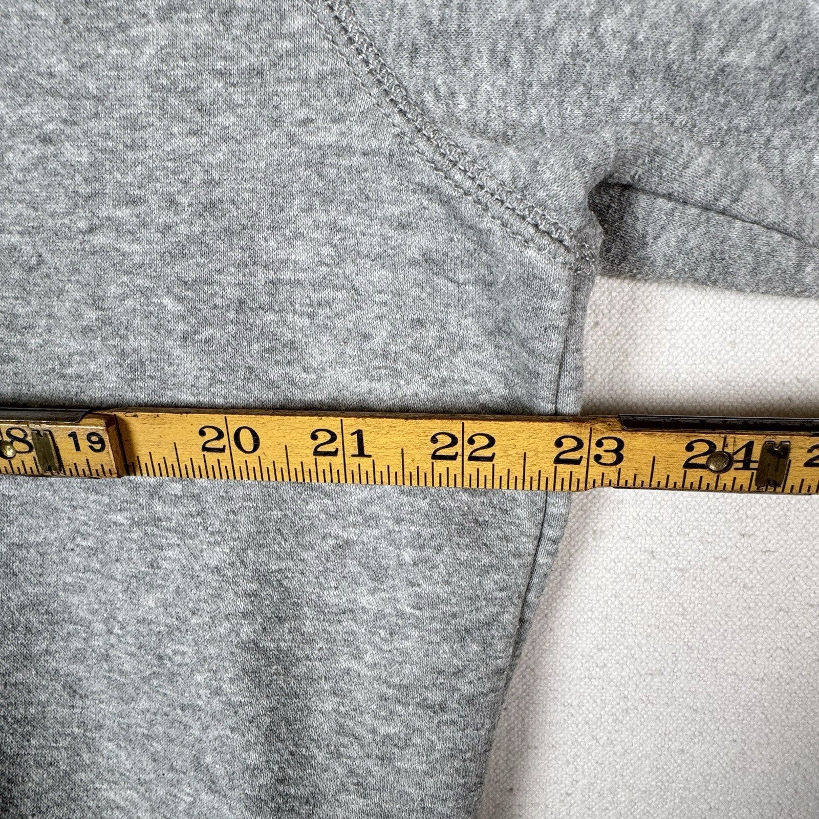 Tommy Hilfiger Embroidered Heather Gray Large Crewneck Sweatshirt Long Sleeve