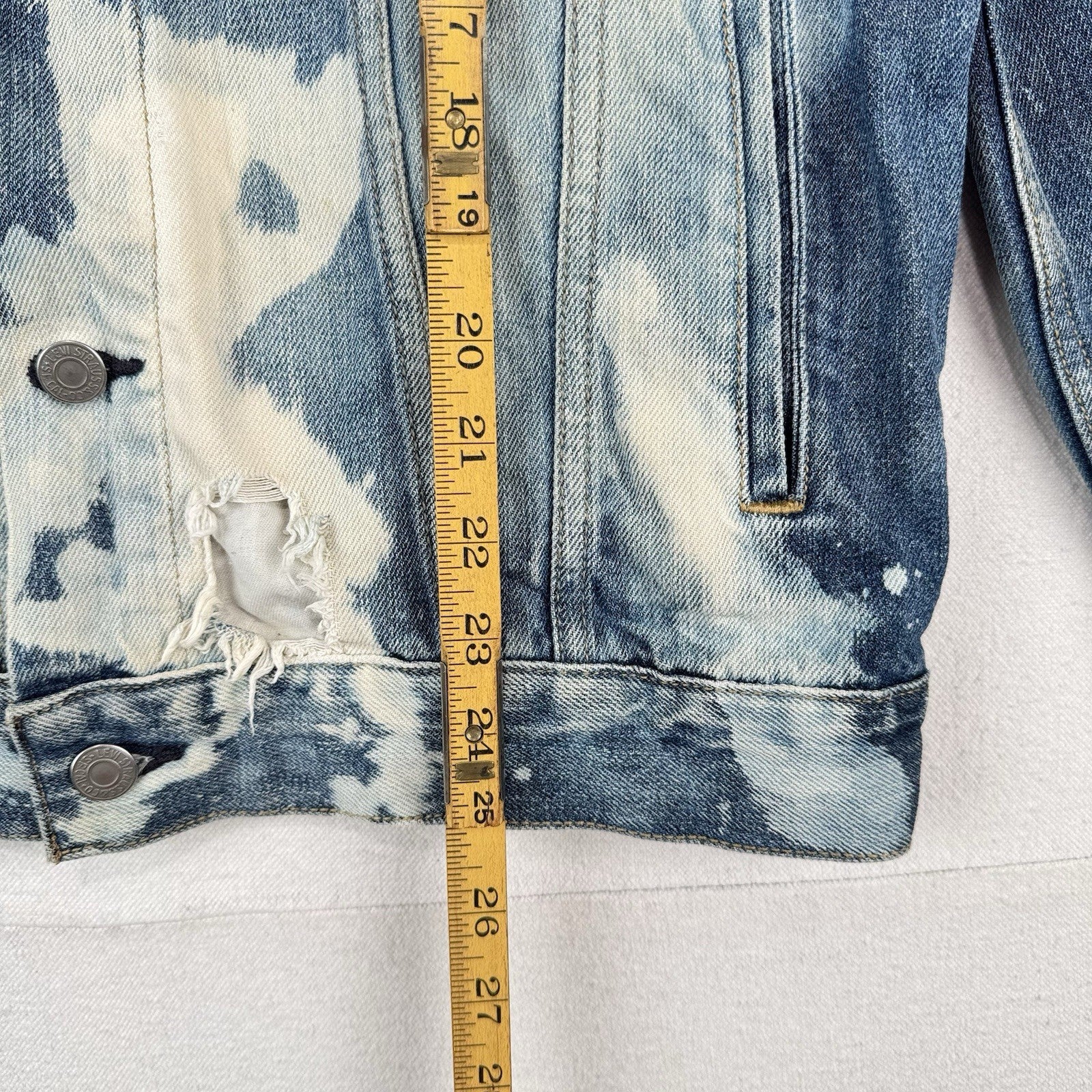 Levis Denim Jean Jacket Distressed and Bleached Men’s Medium