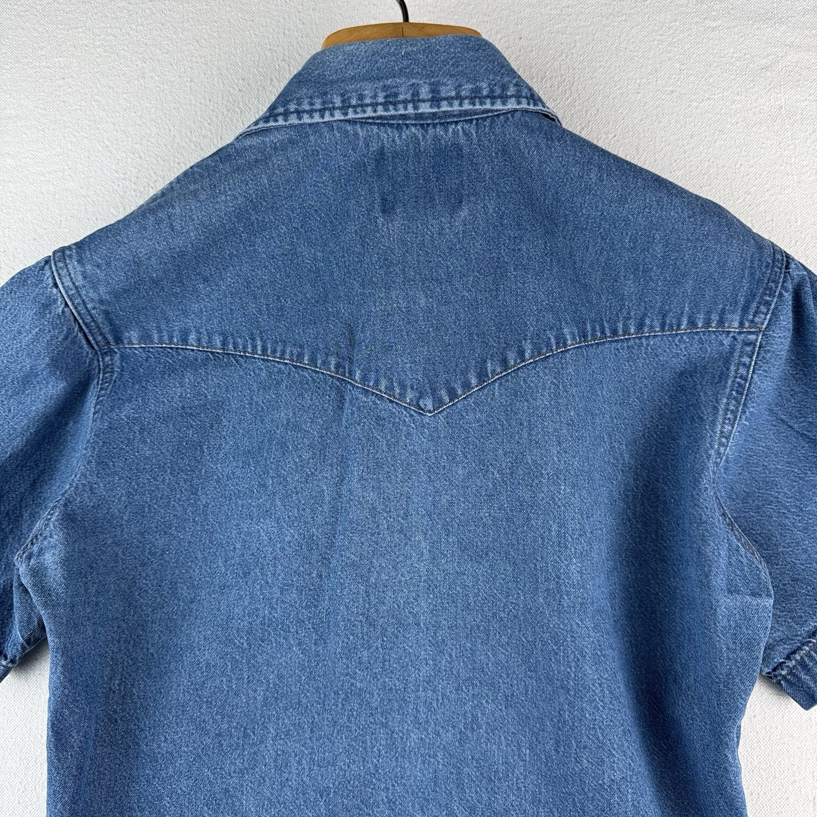Vtg Wrangler Denim Western Shirt Small (P2P: 18”) Pearl Snaps Short Sleeve