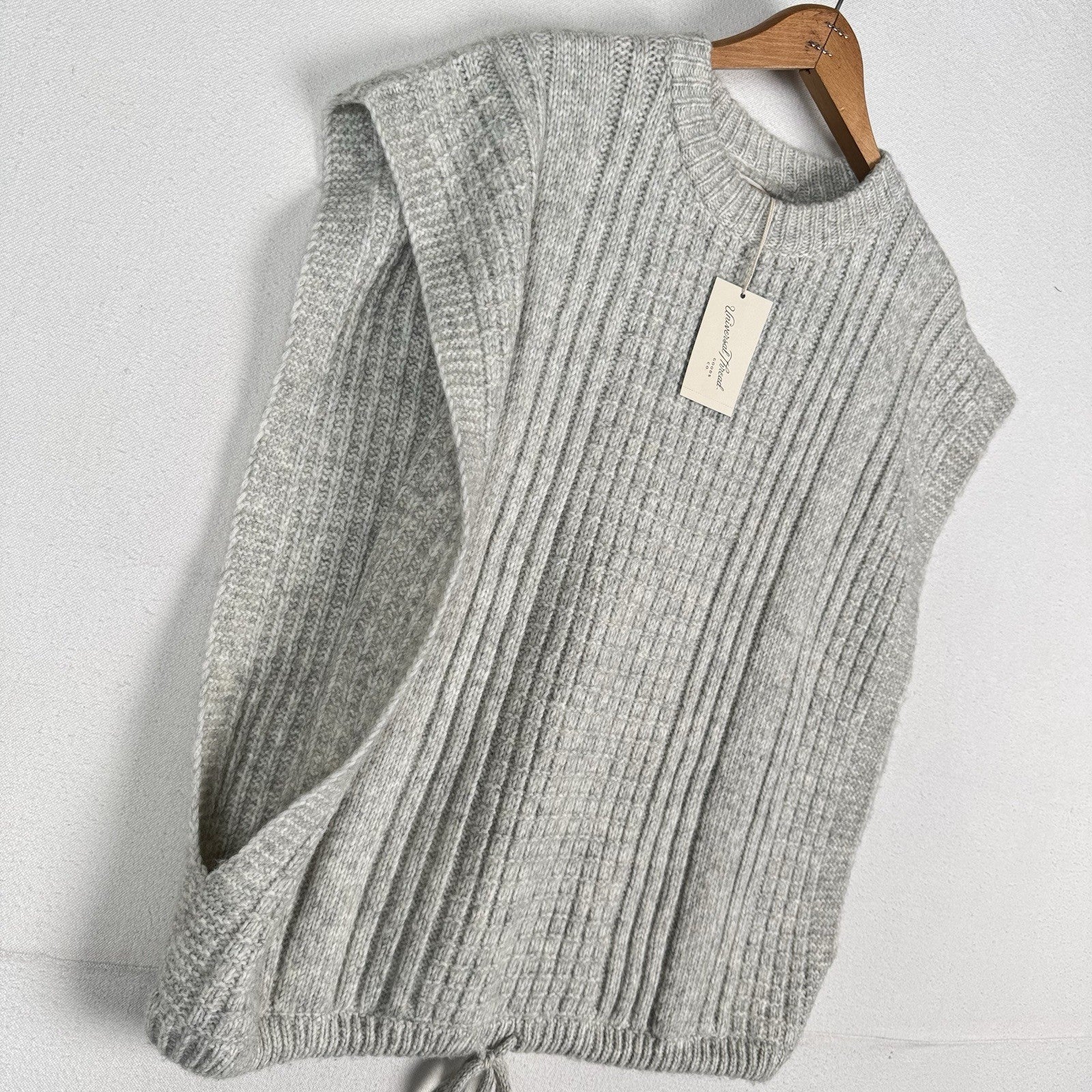 NWT Universal Thread Gray Sleeveless Knit Vest One Size