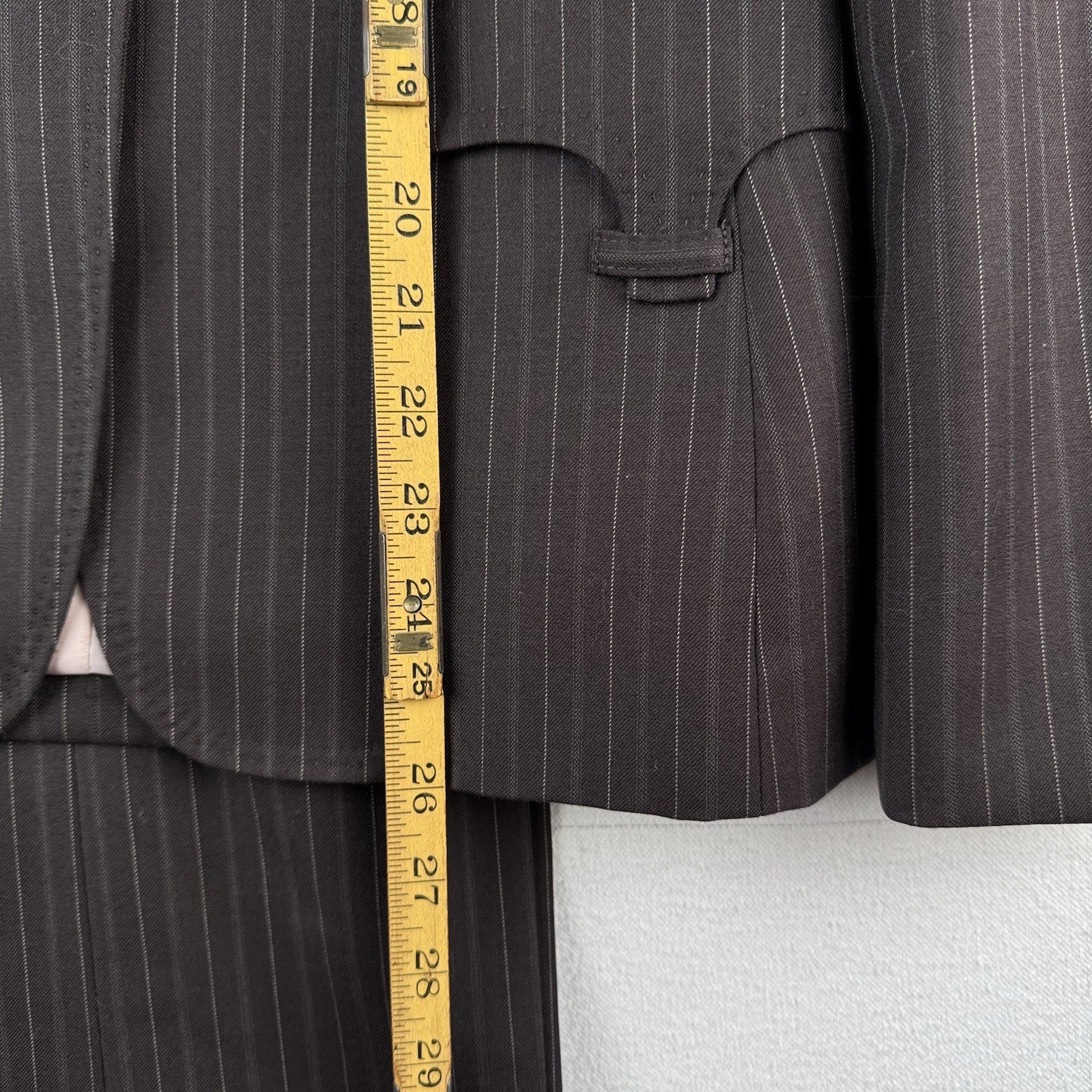 Anne Klein Women's 6 Pant Suit Two Piece Set Brown Pink Pinstripe Leg=10”