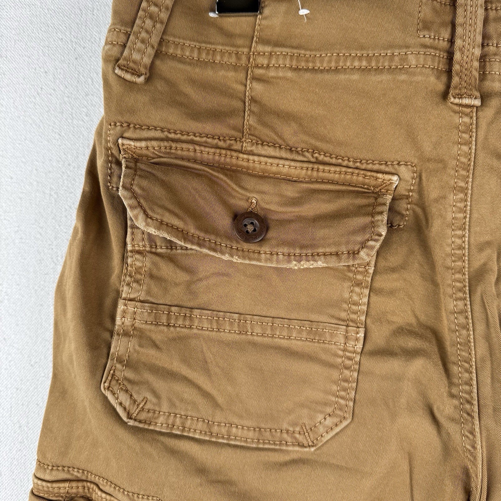 American Eagle Men’s 30 Tan Extreme Flex Cargo Shorts 10” Length