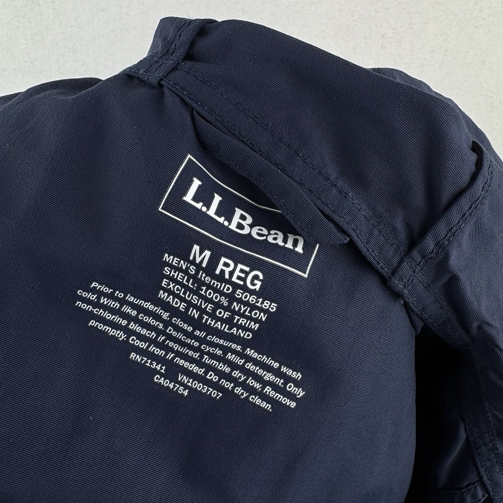 LL Bean Men's Mountain Classic Full Zip Hooded Men’s M Jacket Nautical Navy Blue