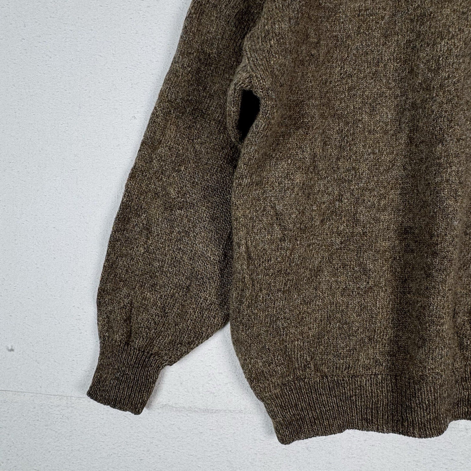 Vintage 80’s The Sweater Shop Men’s Embroidered Brown Scotland Wool Crewneck XL*