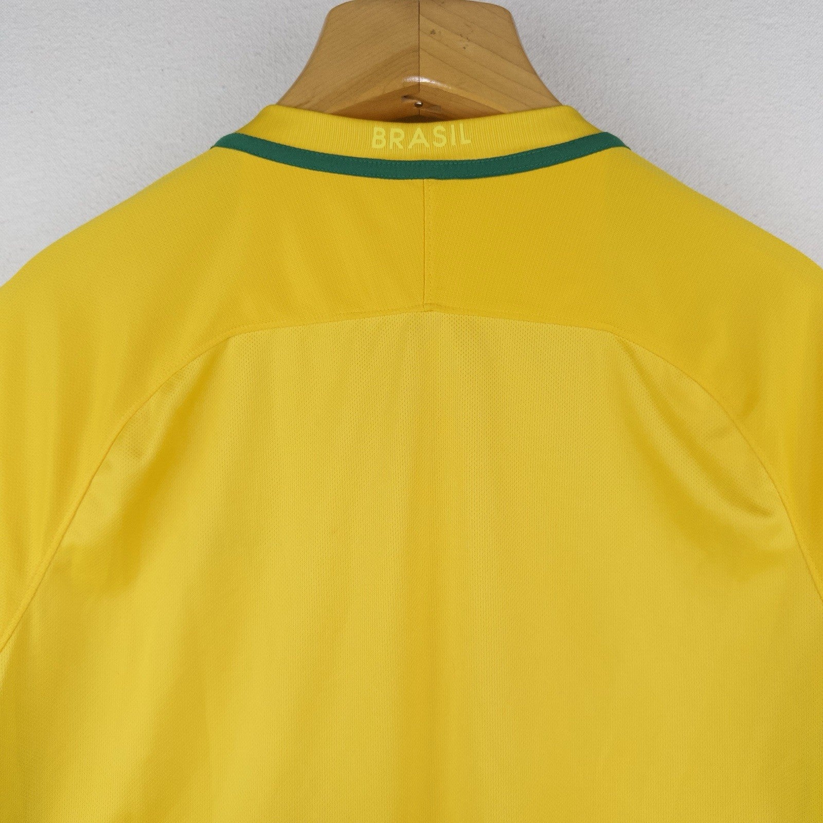 Nike Brazil 2016-17 Home Football Kit Soccer Jersey Men’s M
