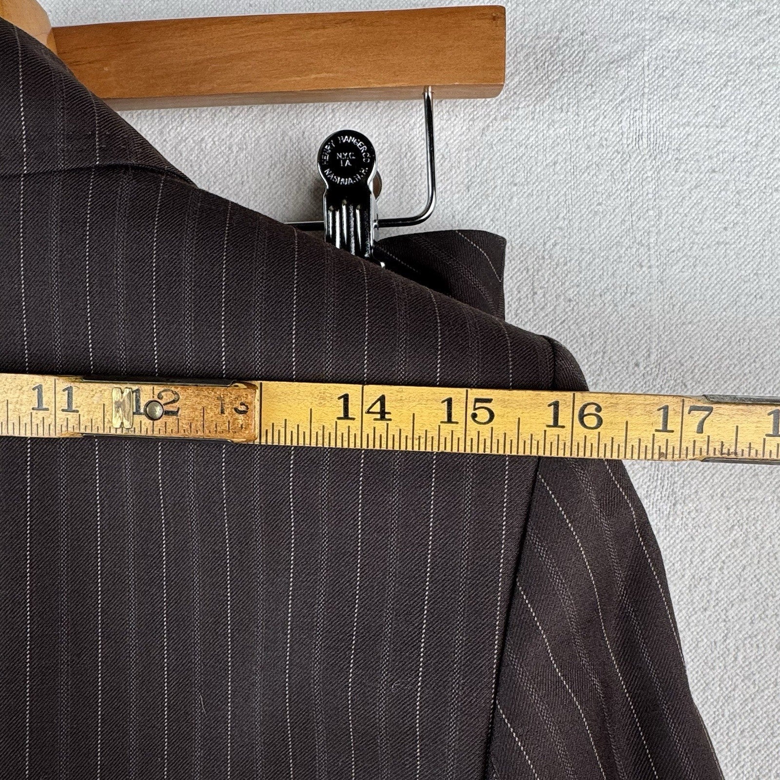 Anne Klein Women's 6 Pant Suit Two Piece Set Brown Pink Pinstripe Leg=10”