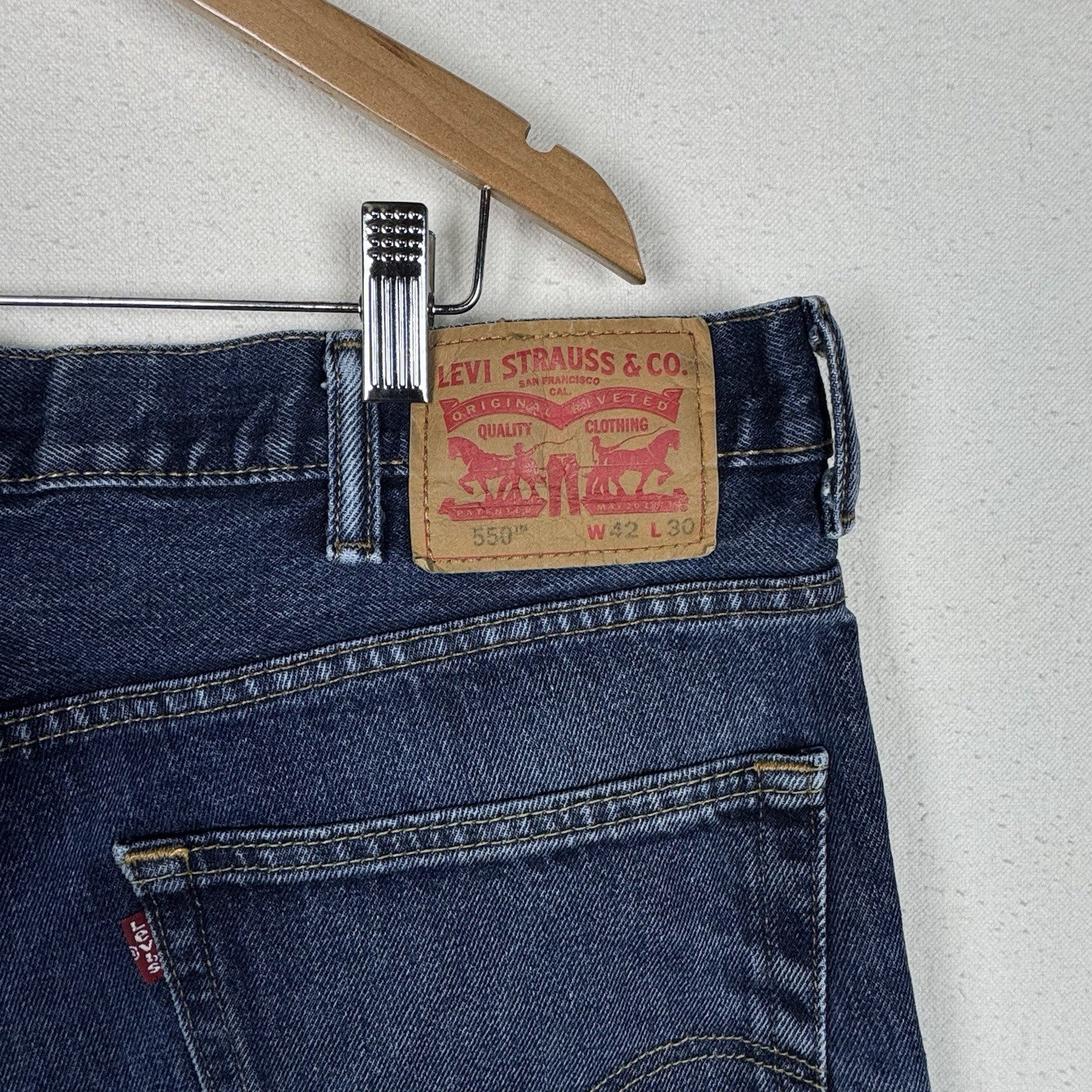 Levi’s 550 Jeans Mens 42x30 Blue Medium Wash Jeans