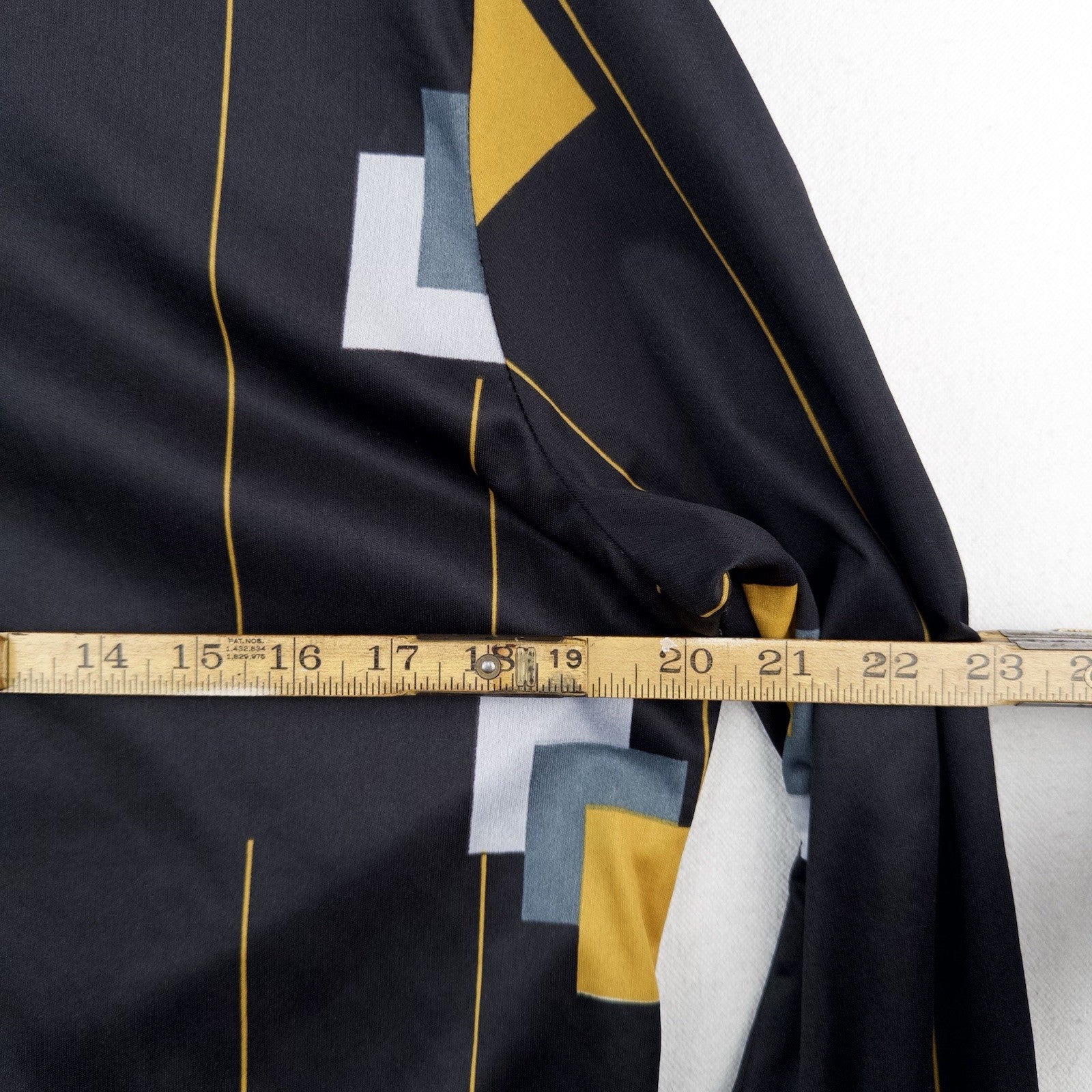 70’s Vtg Dagger Collar Shirt Mens Large Black Abstract  Disco *Read