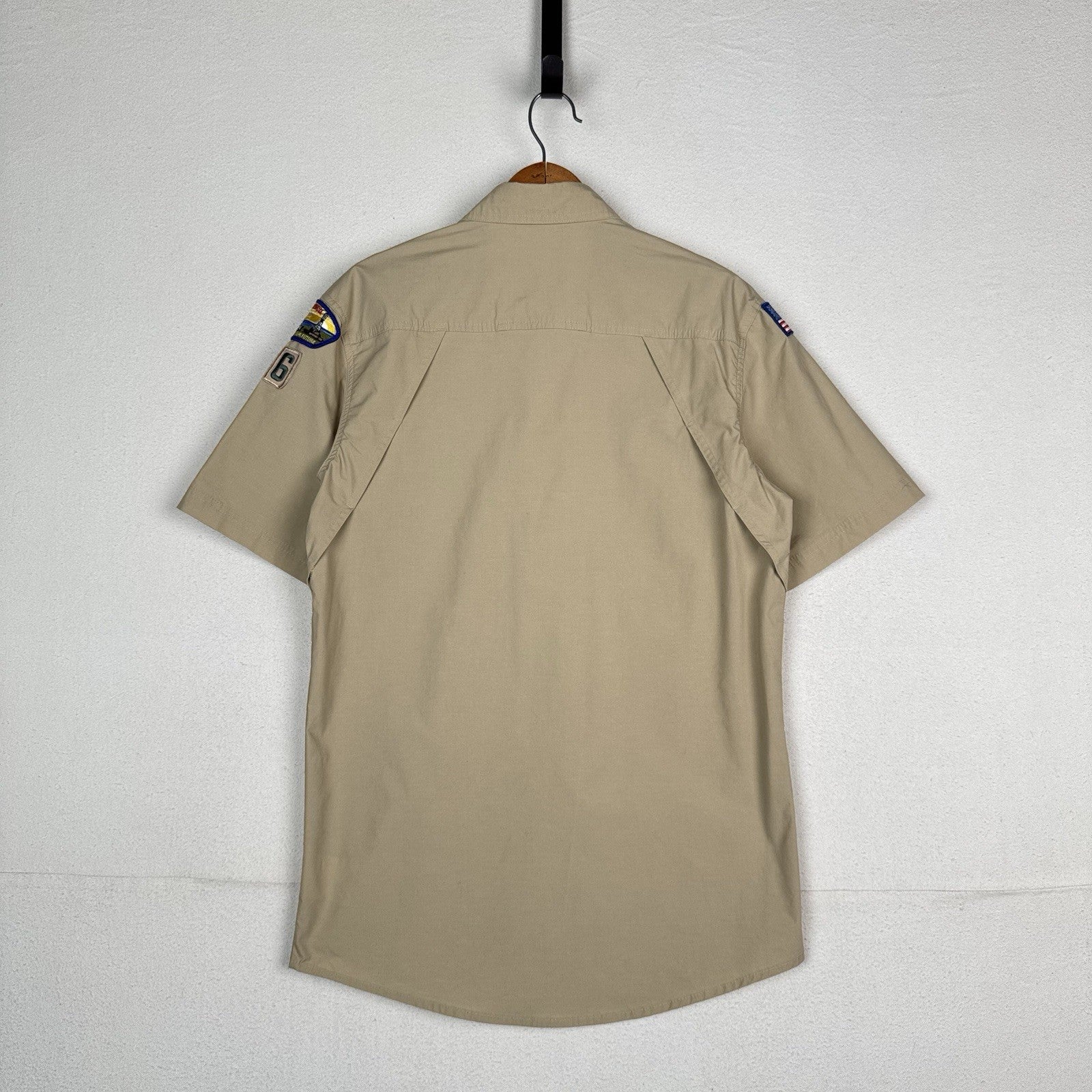 Boy Scout BSA Official Uniform Shirt Men’s M Tan Short Sleeve Patches Lake Erie
