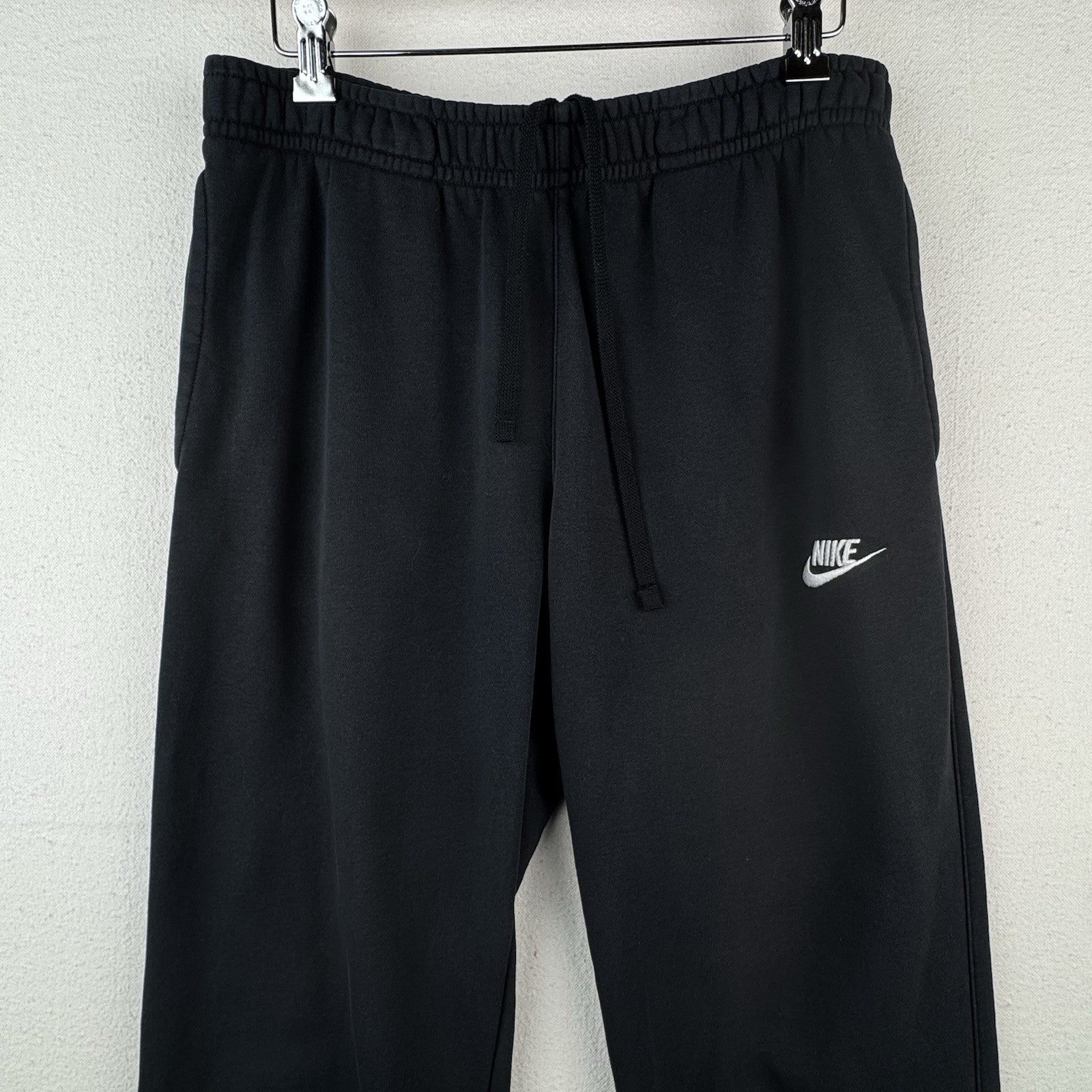 Nike Sportswear Club Men’s M Fleece Sweatpants Black Open Hem 28"