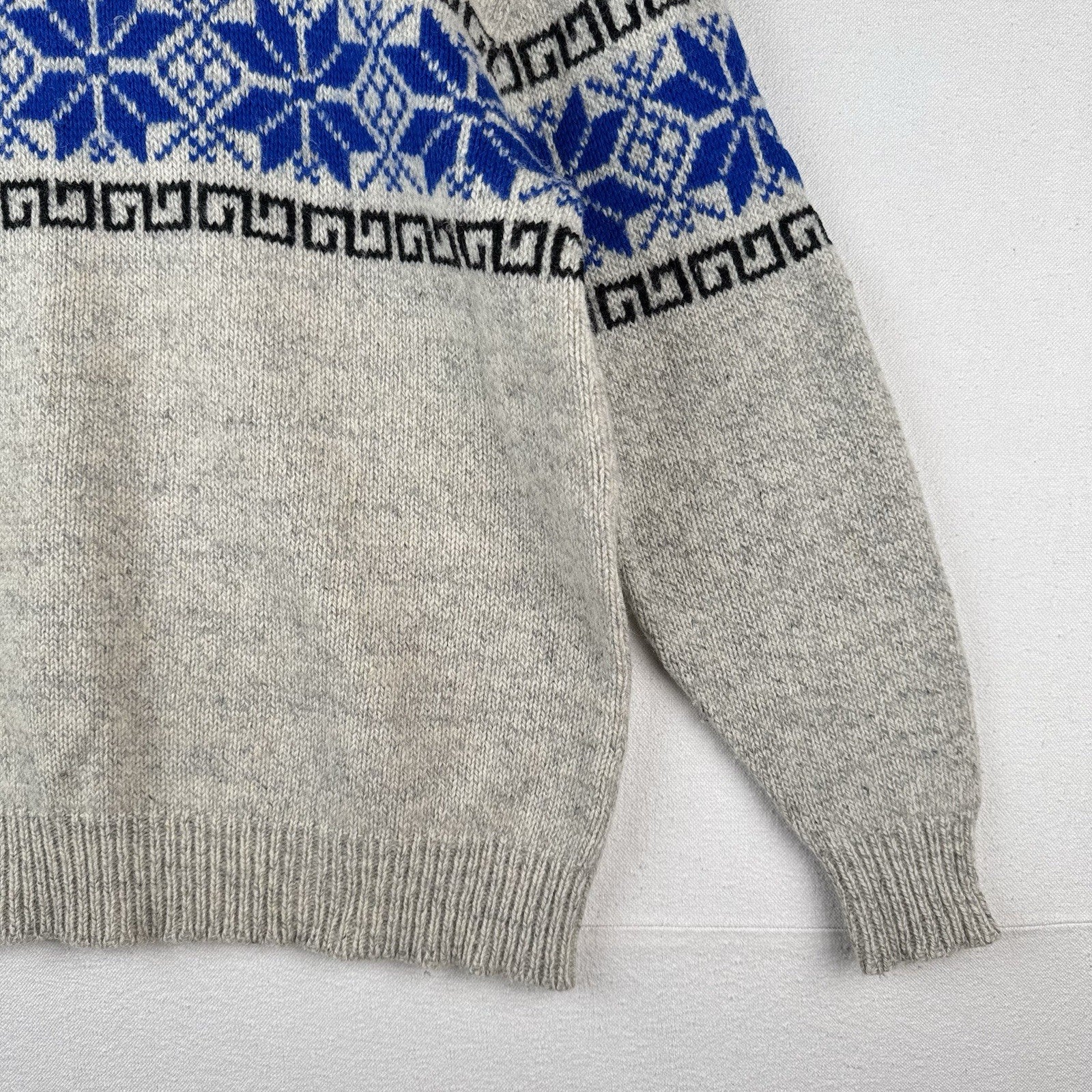 Vintage Continental Fair Isle Wool Blend Sweater Large Grey Blue Snow Made USA