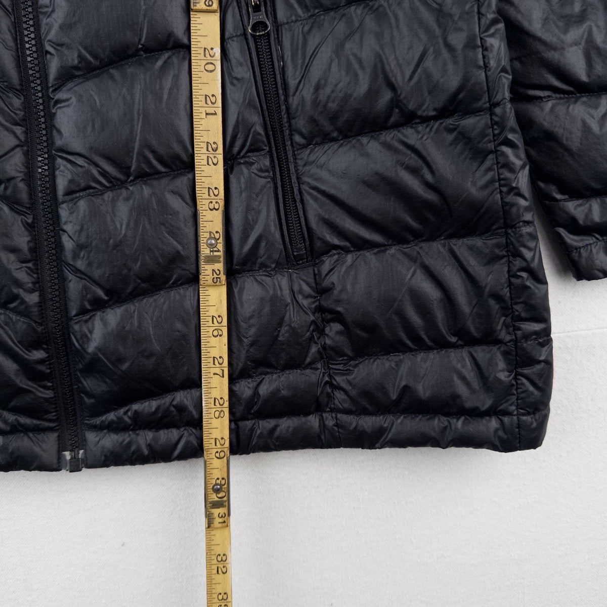 The North Face TNF Women’s L Down Chevron Puffer Zip Up Jacket *No Zipper Tab