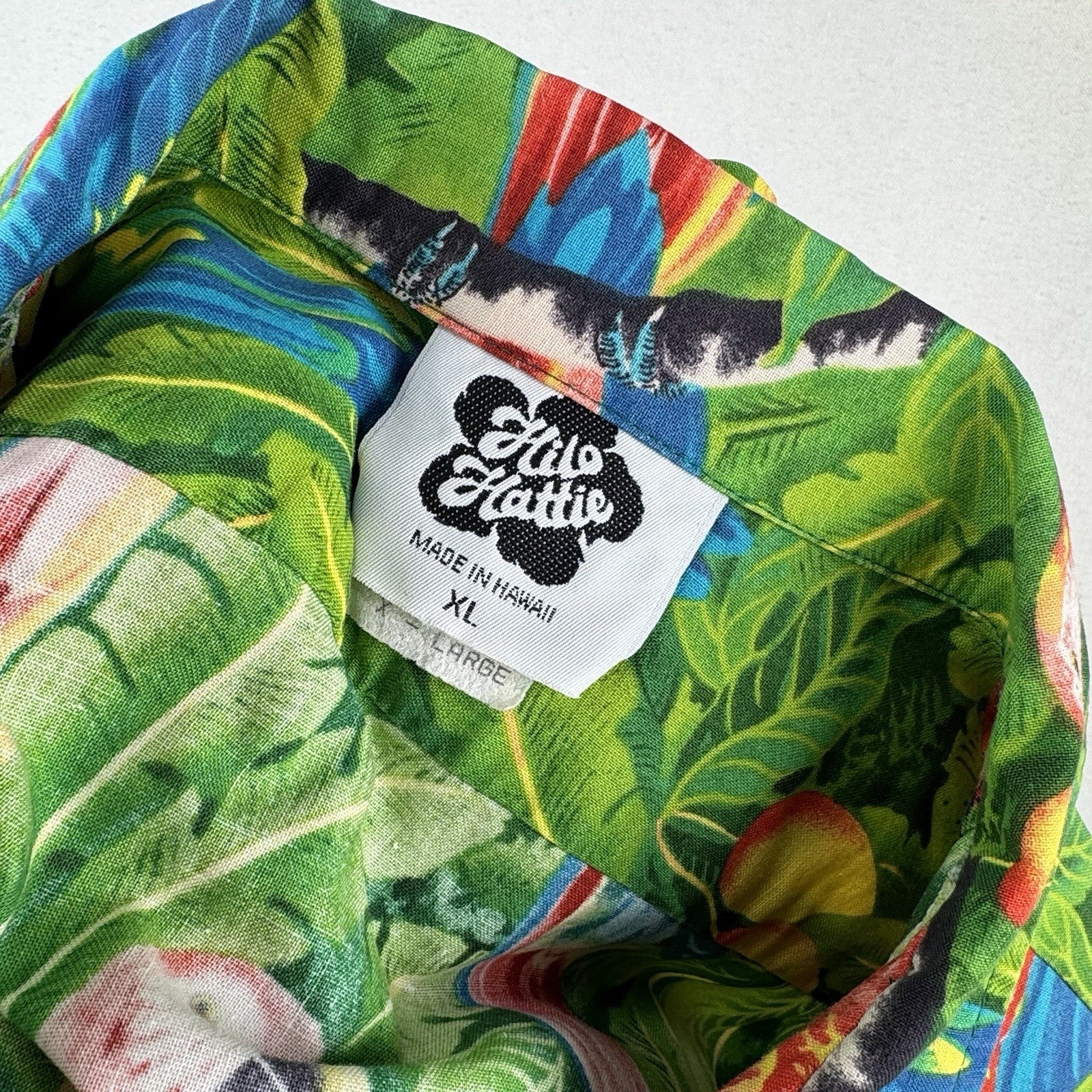 80's Vintage Hilo Hattie Hawaiian Shirt Parrots Macaws Men’s XL Made USA/Hawaii