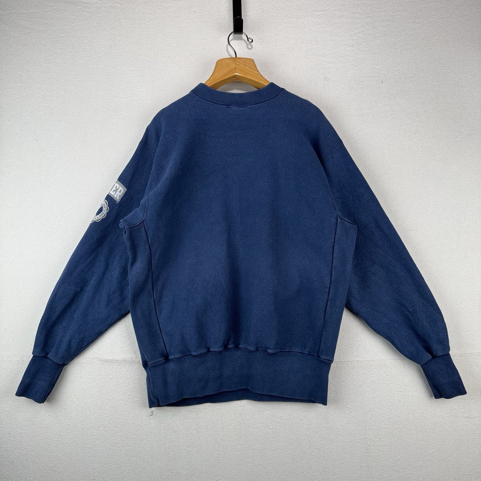 90’s Vintage Xavier University Crewneck Sweatshirt Blue Mens XL Made USA *Faded