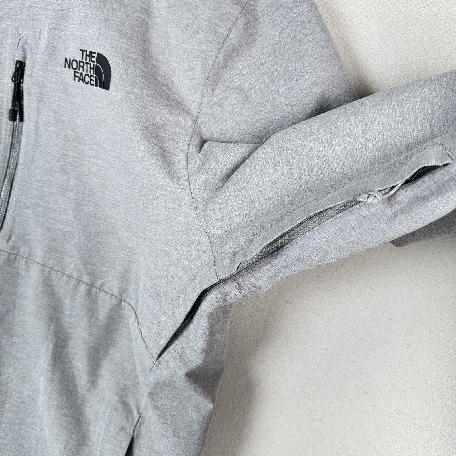 The North Face Men’s Dryzzle Waterproof Jacket Medium Zip Vents Heather Gray