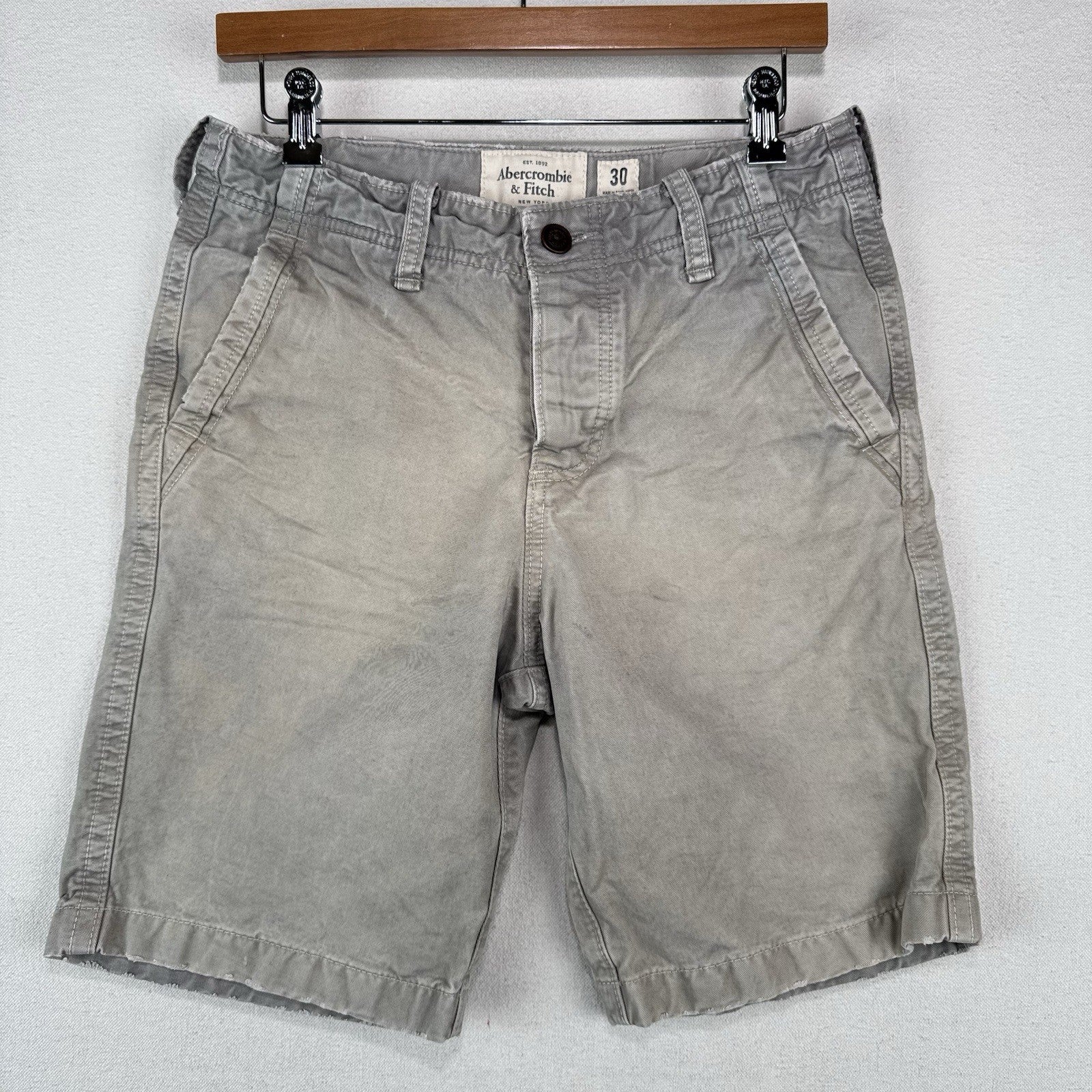 Abercrombie & Fitch Mens 15x9 Chino Shorts Gray Button Fly *Distressed