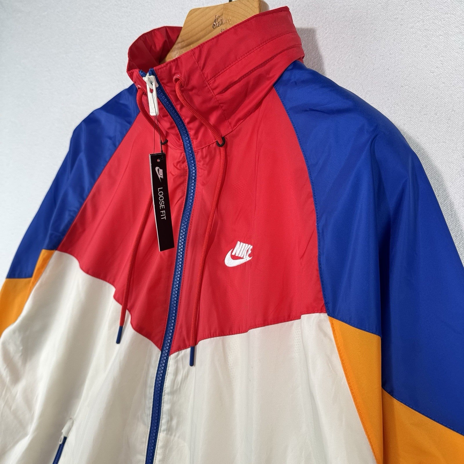 NWT Nike Sportswear Windrunner Windbreaker Track Jacket Men’s M Cream Blue Red