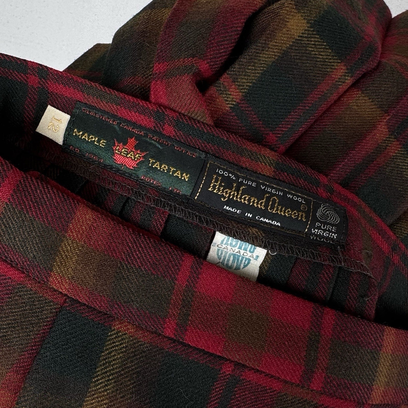 70s Highland Queen Maple Leaf Tartan Plaid Kilt 100% Wool Wrap Skirt Girls 12 -L