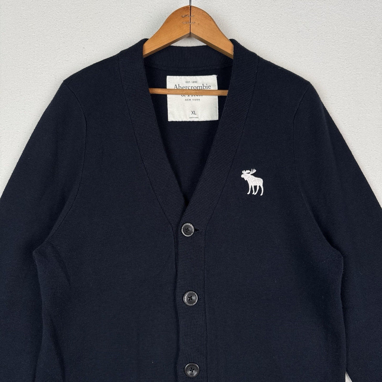 Abercrombie Fitch Men’s XL Wool Knit Navy Blue Cardigan Sweater Moose Logo