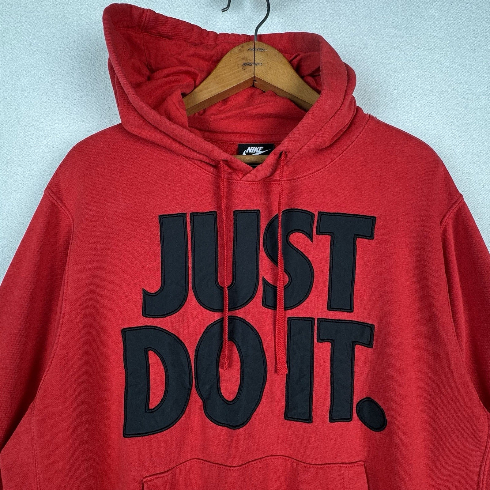 Nike Sportswear Men’s M Embroidered Fleece Hoodie Just Do It Red Black *read