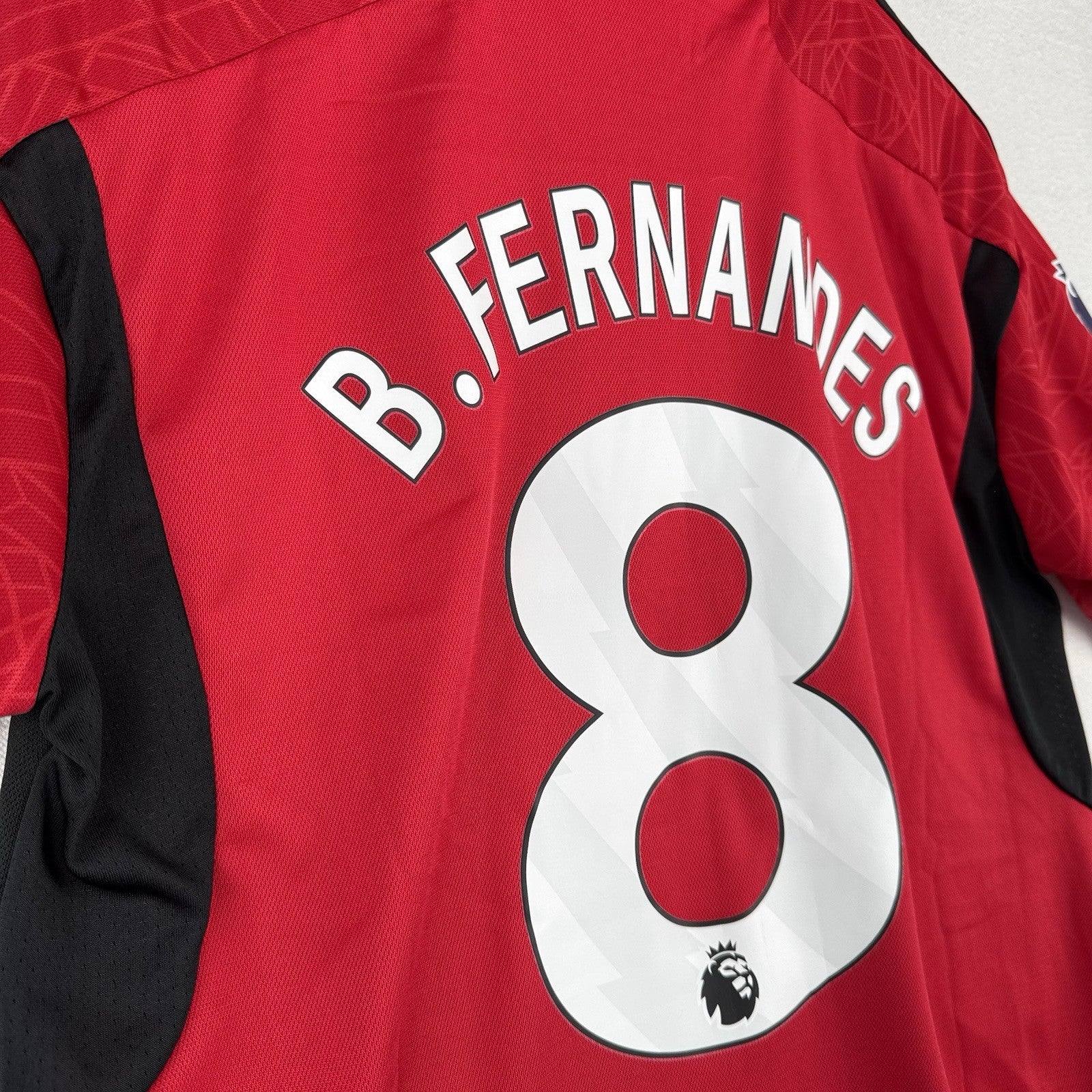 Manchester United B. Fernandes Jersey 2023/2024 Home Football Shirt Men’s Medium